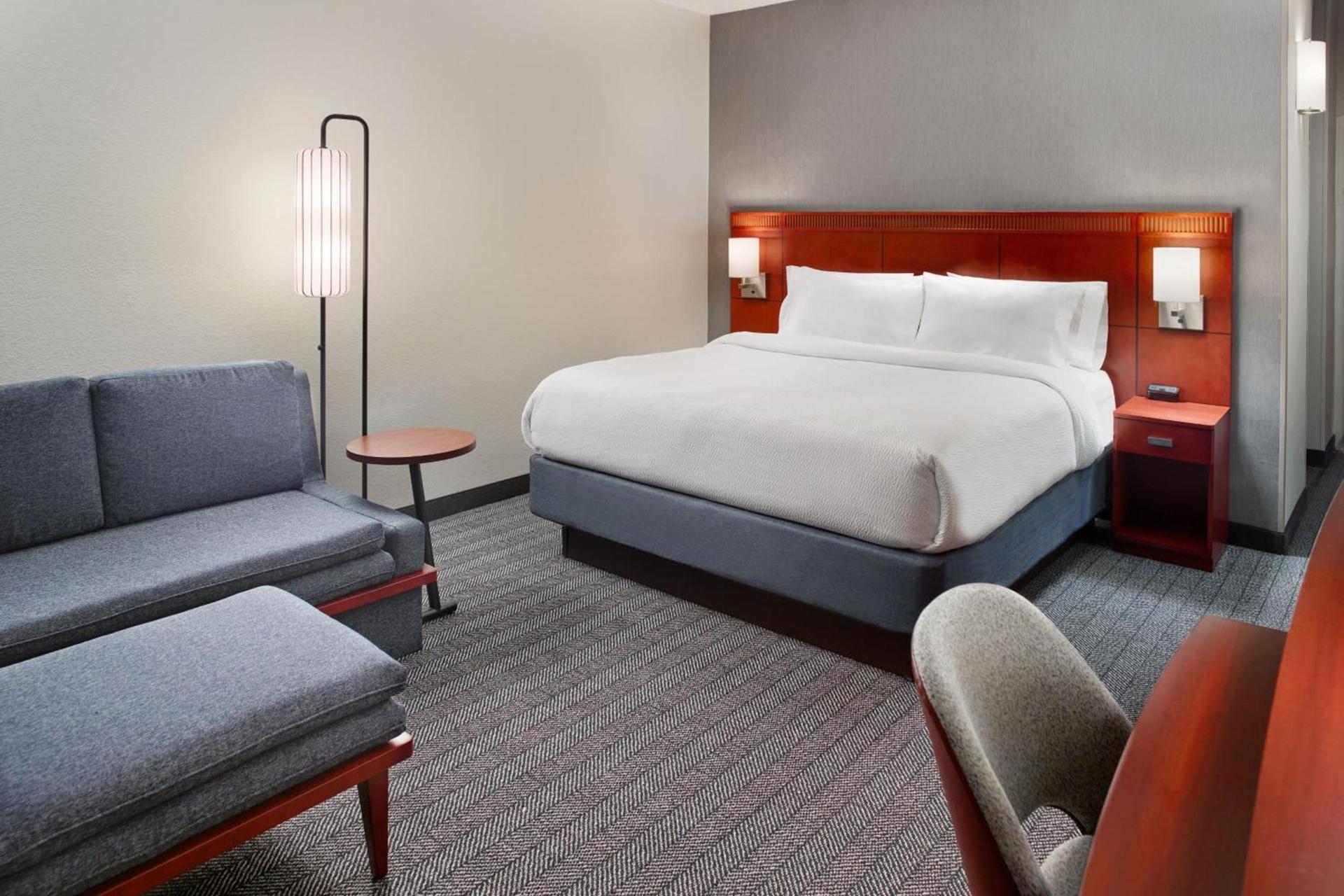Courtyard by Marriott Charlottesville photo 7