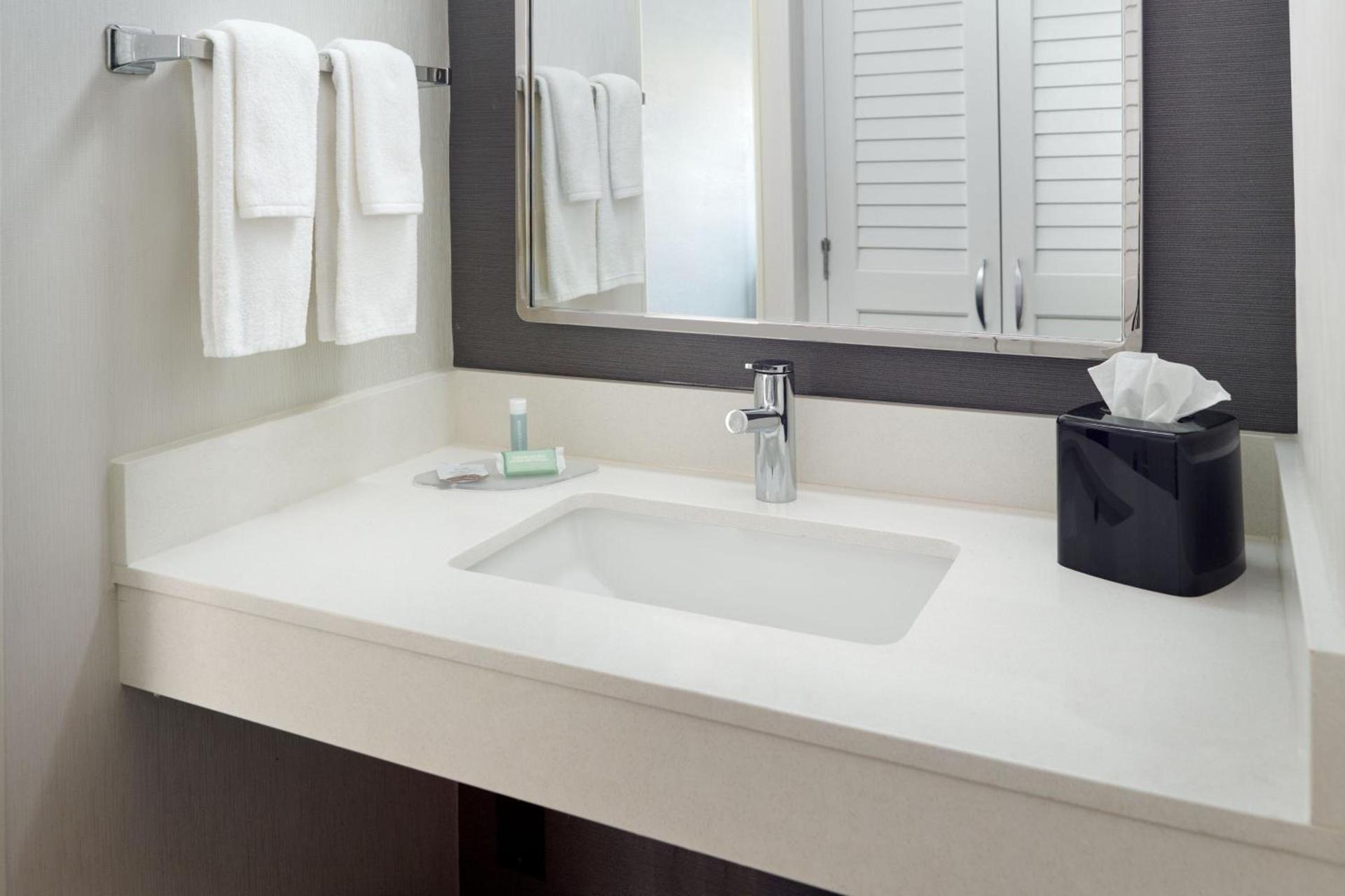 Courtyard by Marriott Charlottesville photo 14