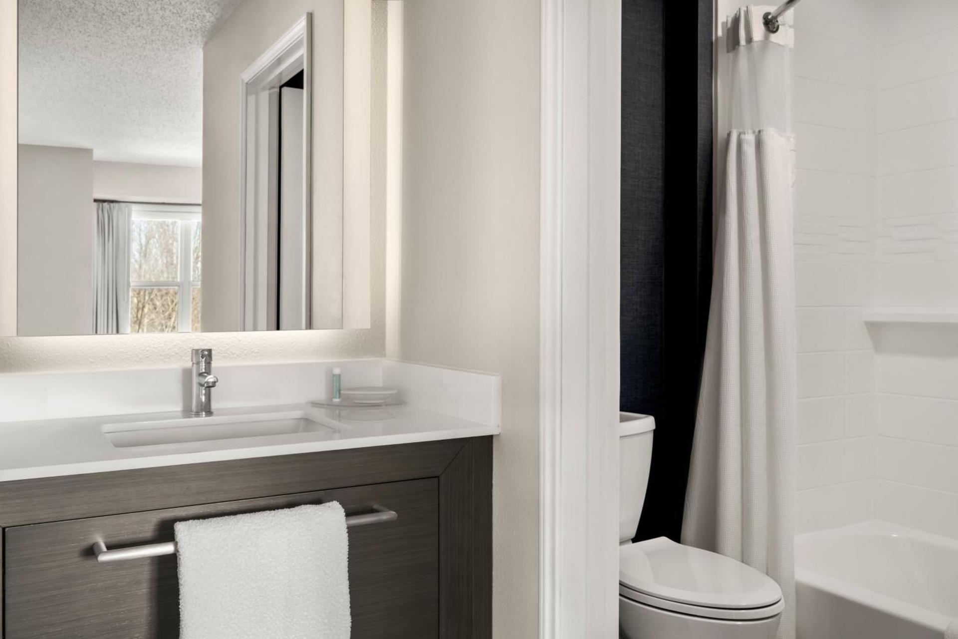 Residence Inn by Marriott Davenport photo 10