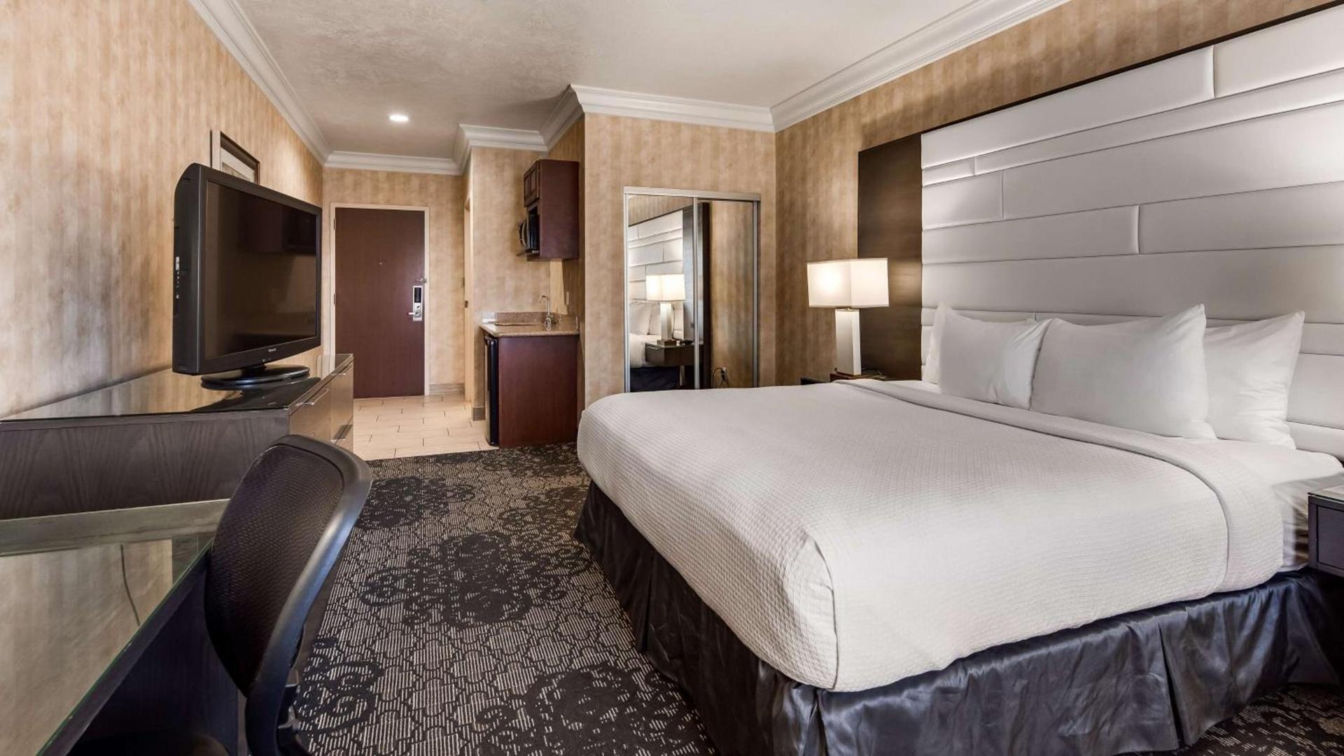 Best Western Plus Abbey Inn photo 28