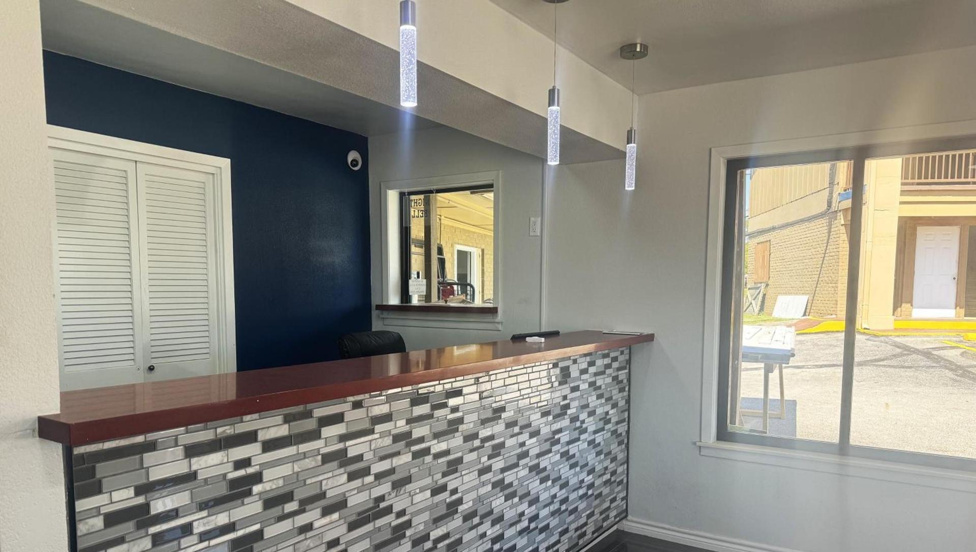 Xecutive Inn and Suites photo 21