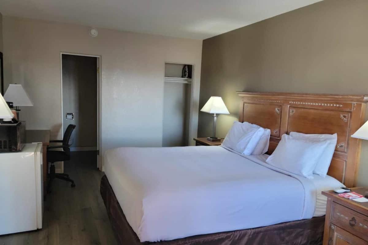 Econo Lodge Springerville photo 8