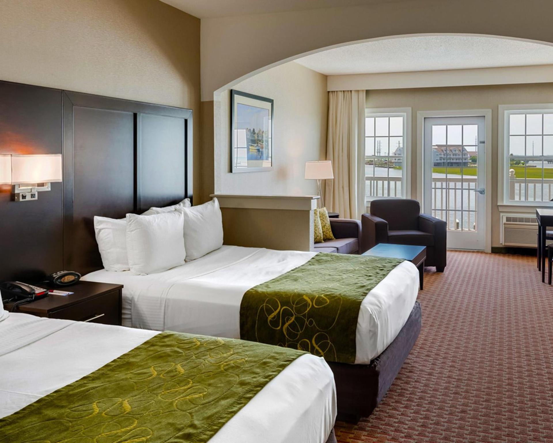 Comfort Suites Chincoteague Island Bayfront Resort photo 52