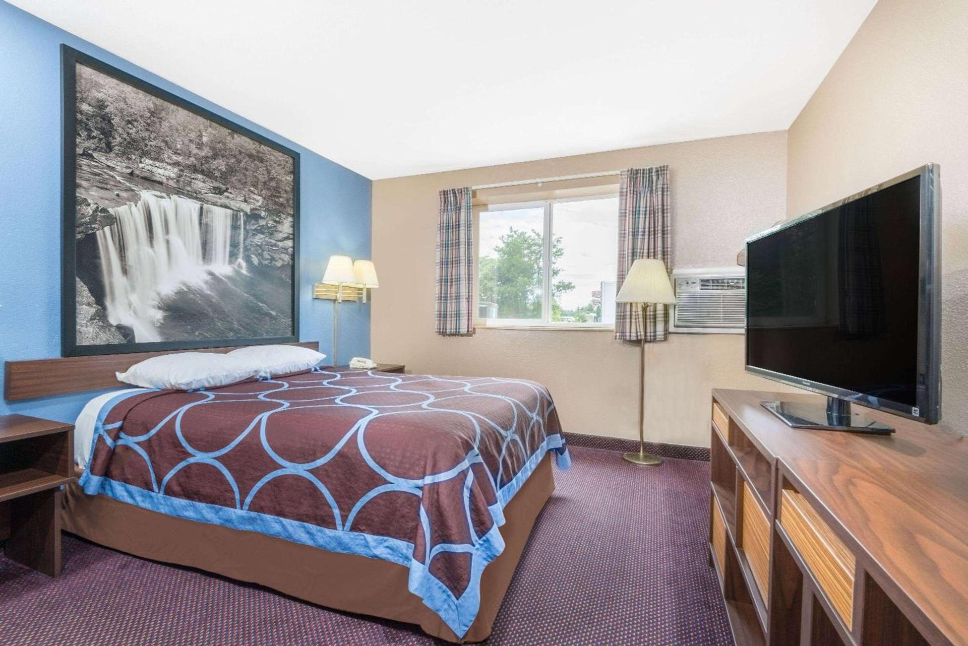 Super 8 by Wyndham Corbin KY photo 4