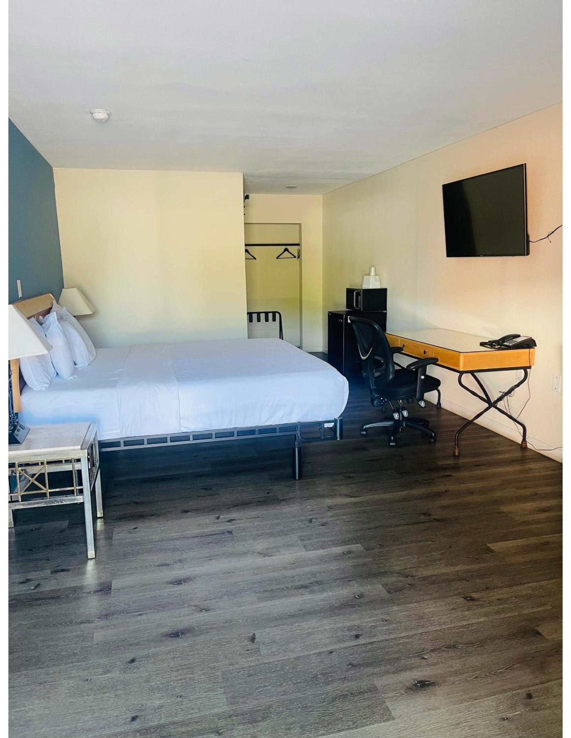 Bourbon Capital Inn photo 3