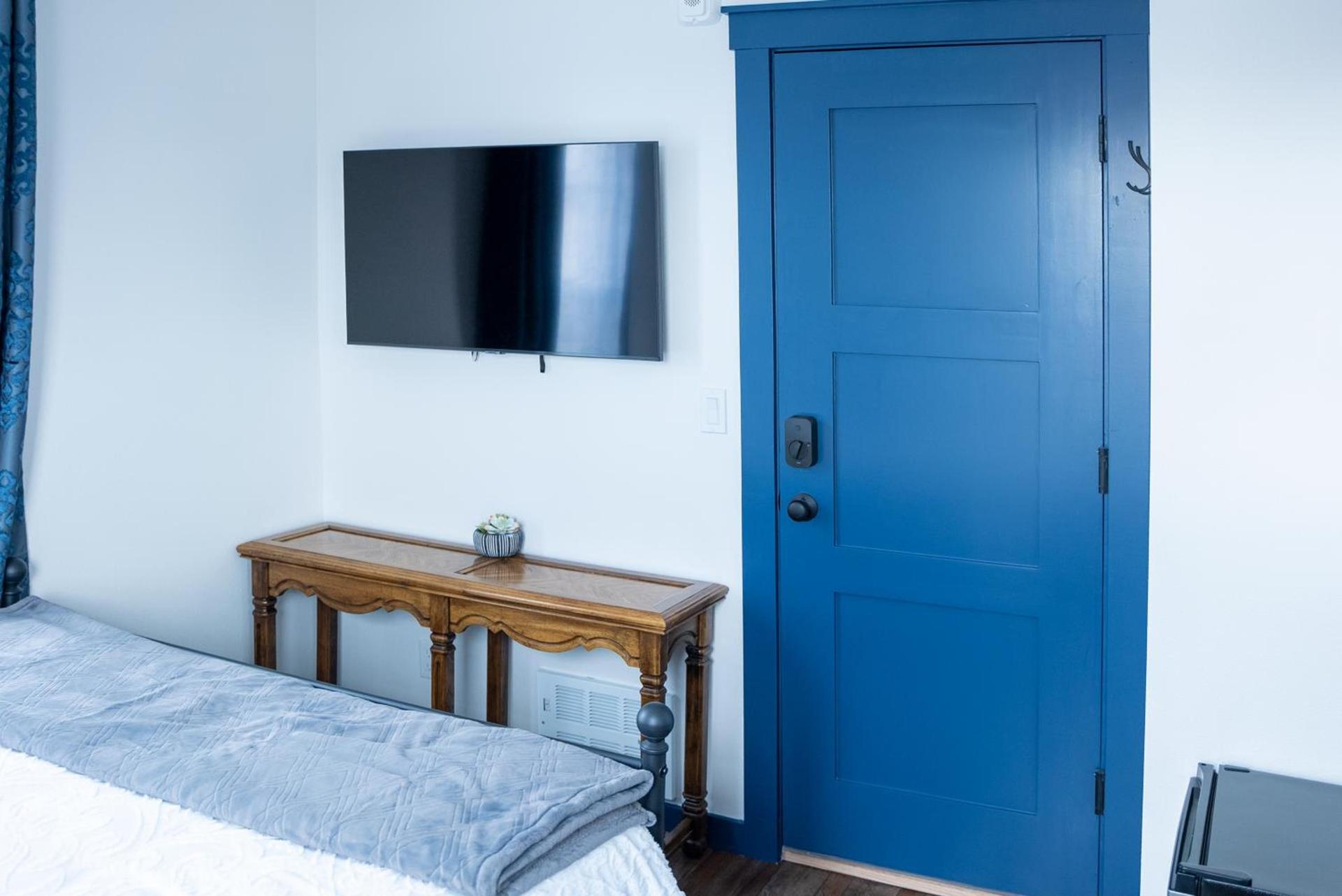 Van Wormer Room 201, Hyland Hotel photo 5
