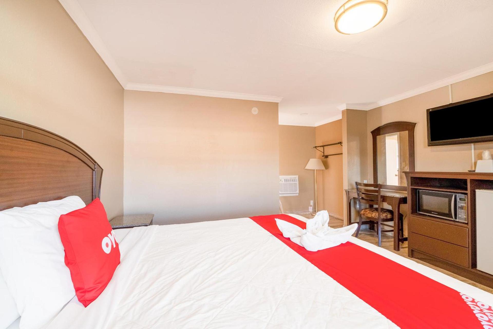 OYO Hotel Beeville -US 181 photo 29