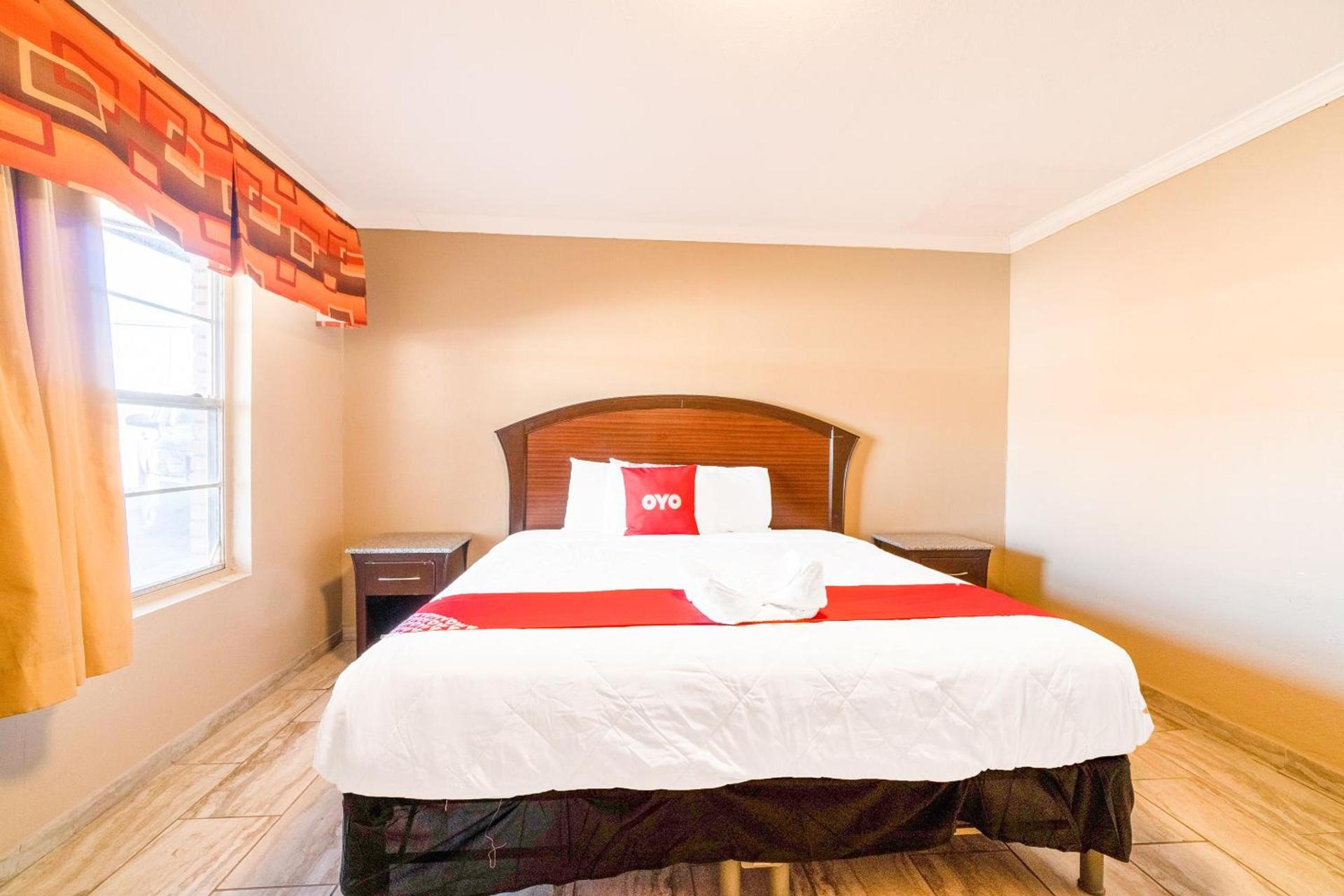 OYO Hotel Beeville -US 181 photo 31
