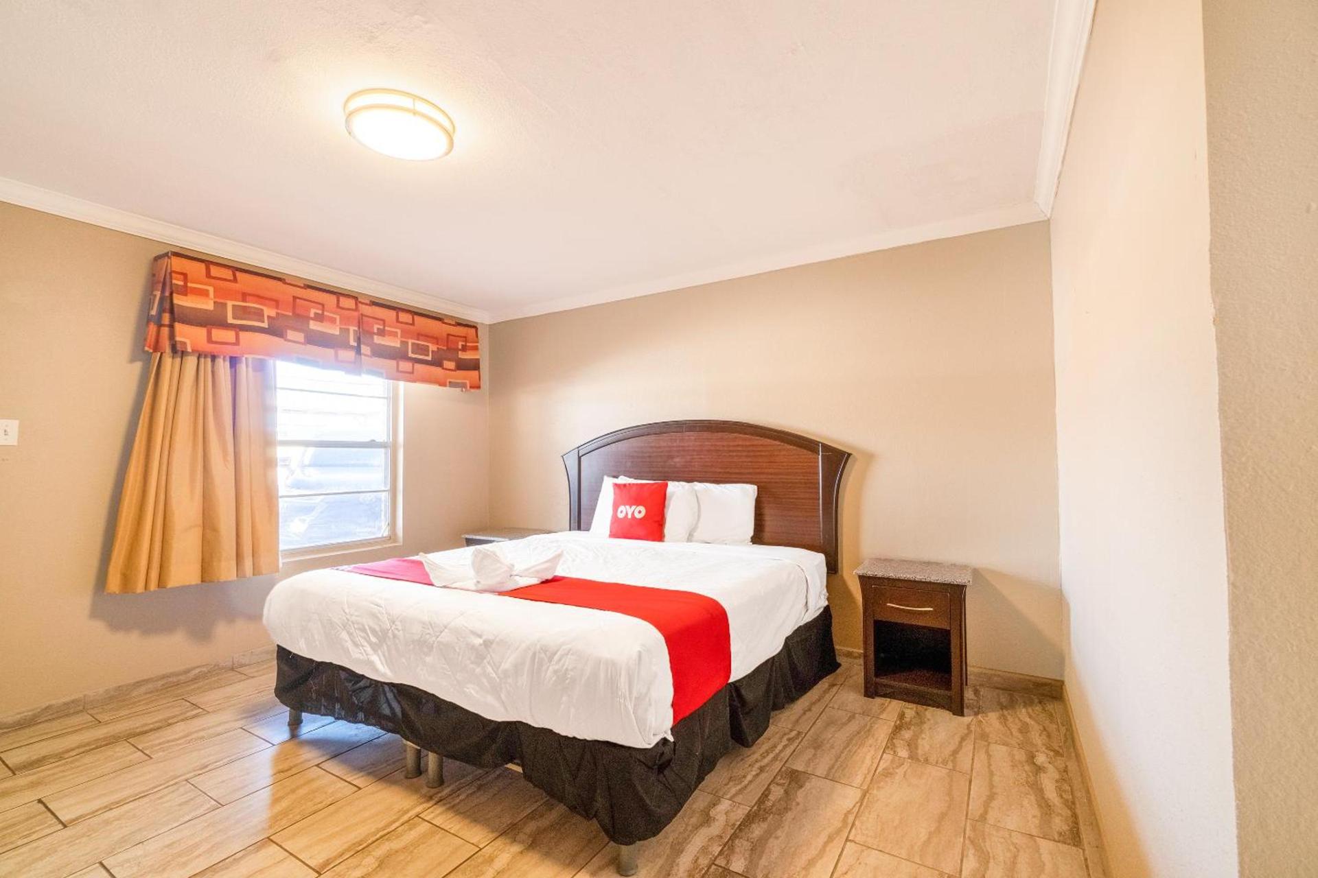 OYO Hotel Beeville -US 181 photo 35