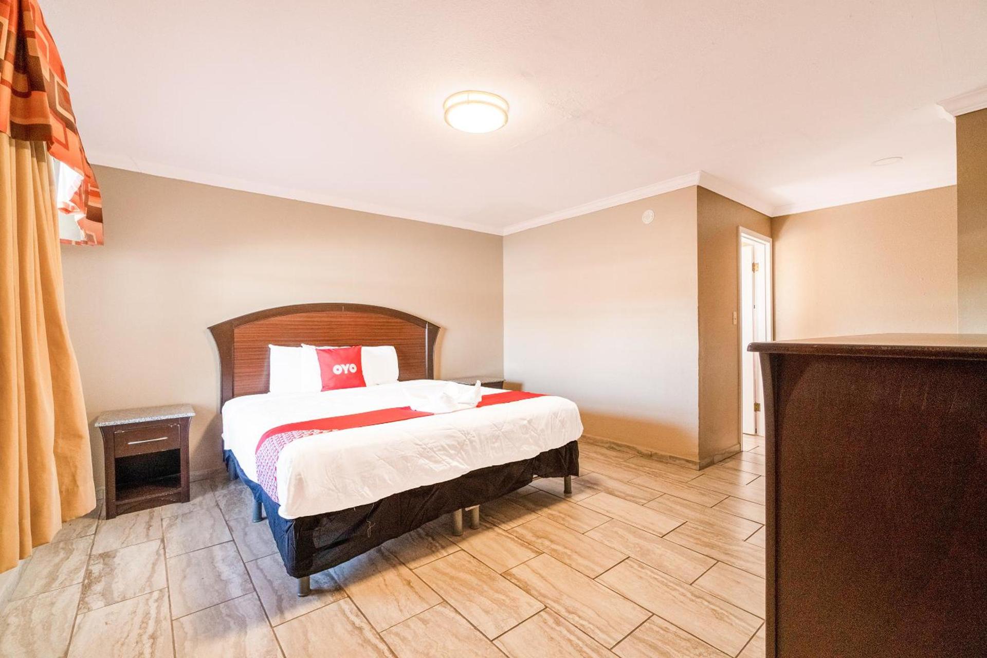 OYO Hotel Beeville -US 181 photo 34