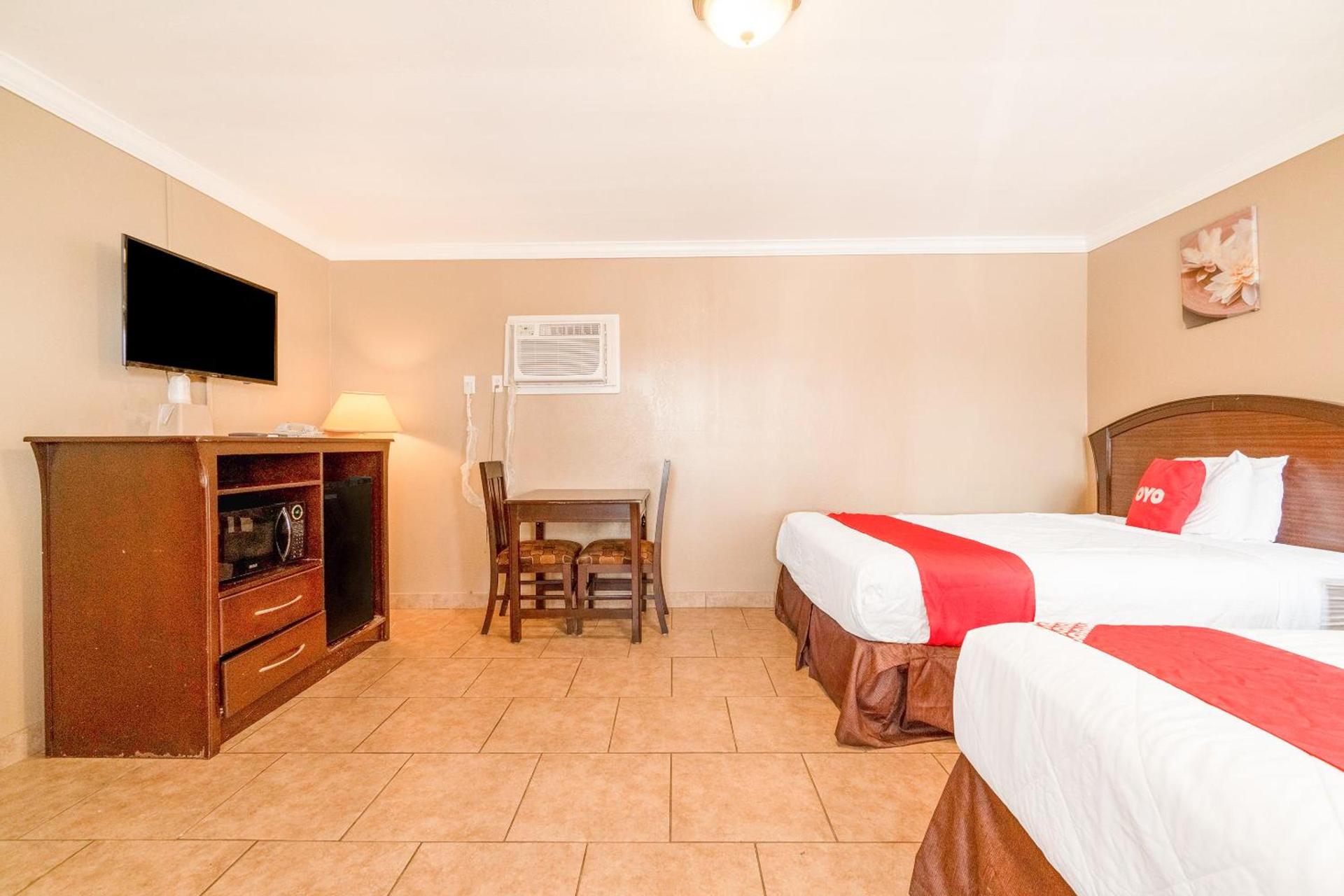 OYO Hotel Beeville -US 181 photo 69
