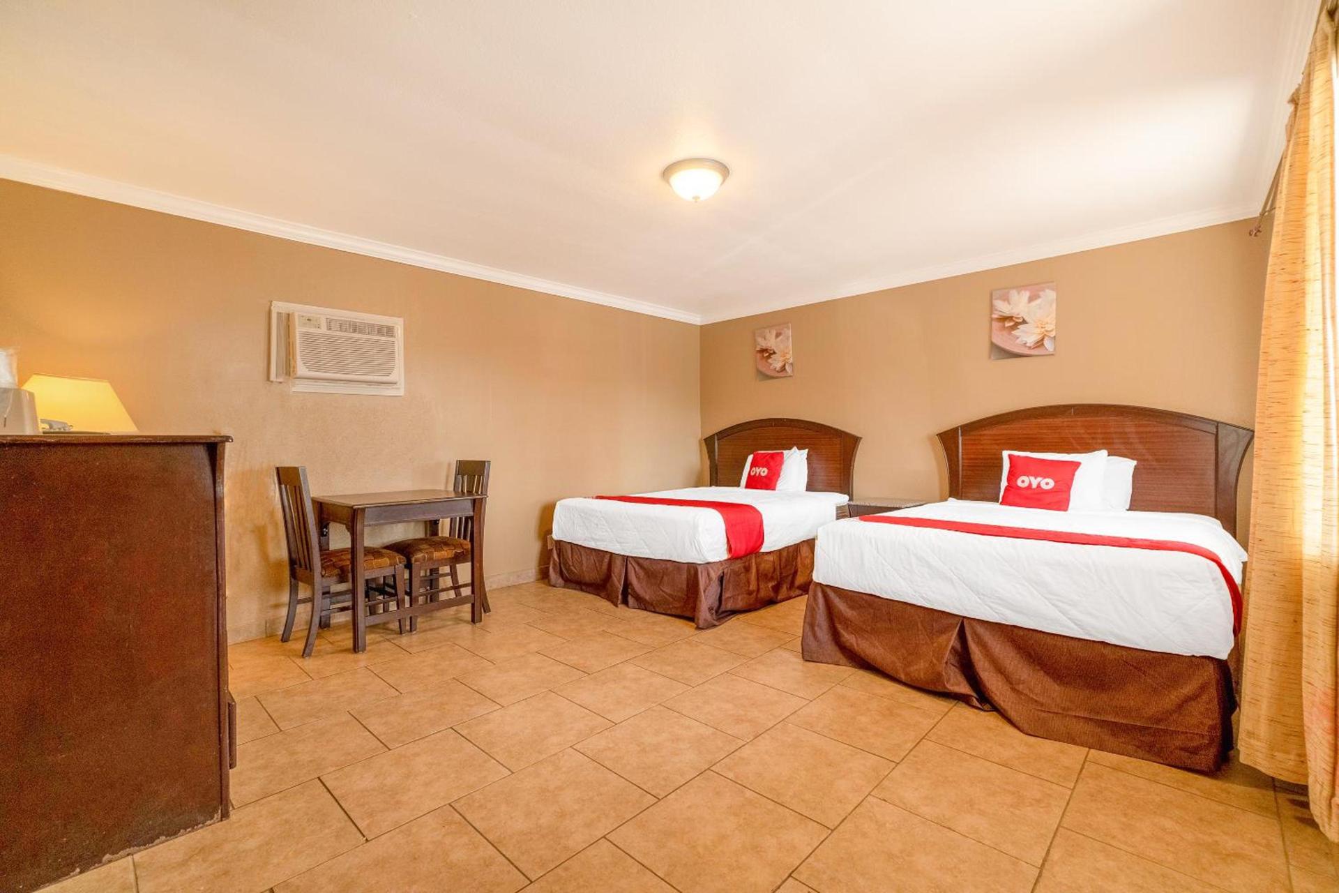 OYO Hotel Beeville -US 181 photo 65