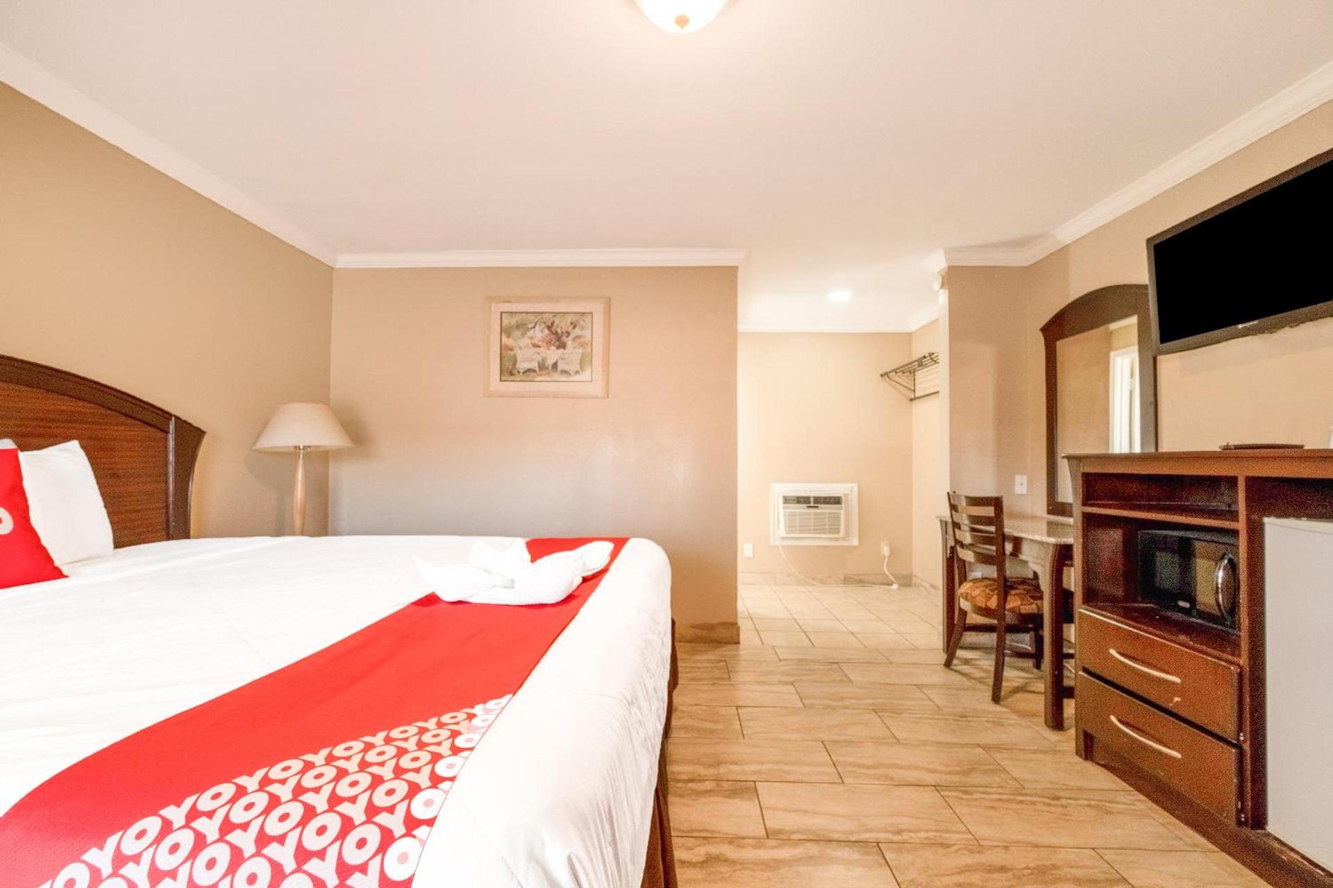 OYO Hotel Beeville -US 181 photo 85