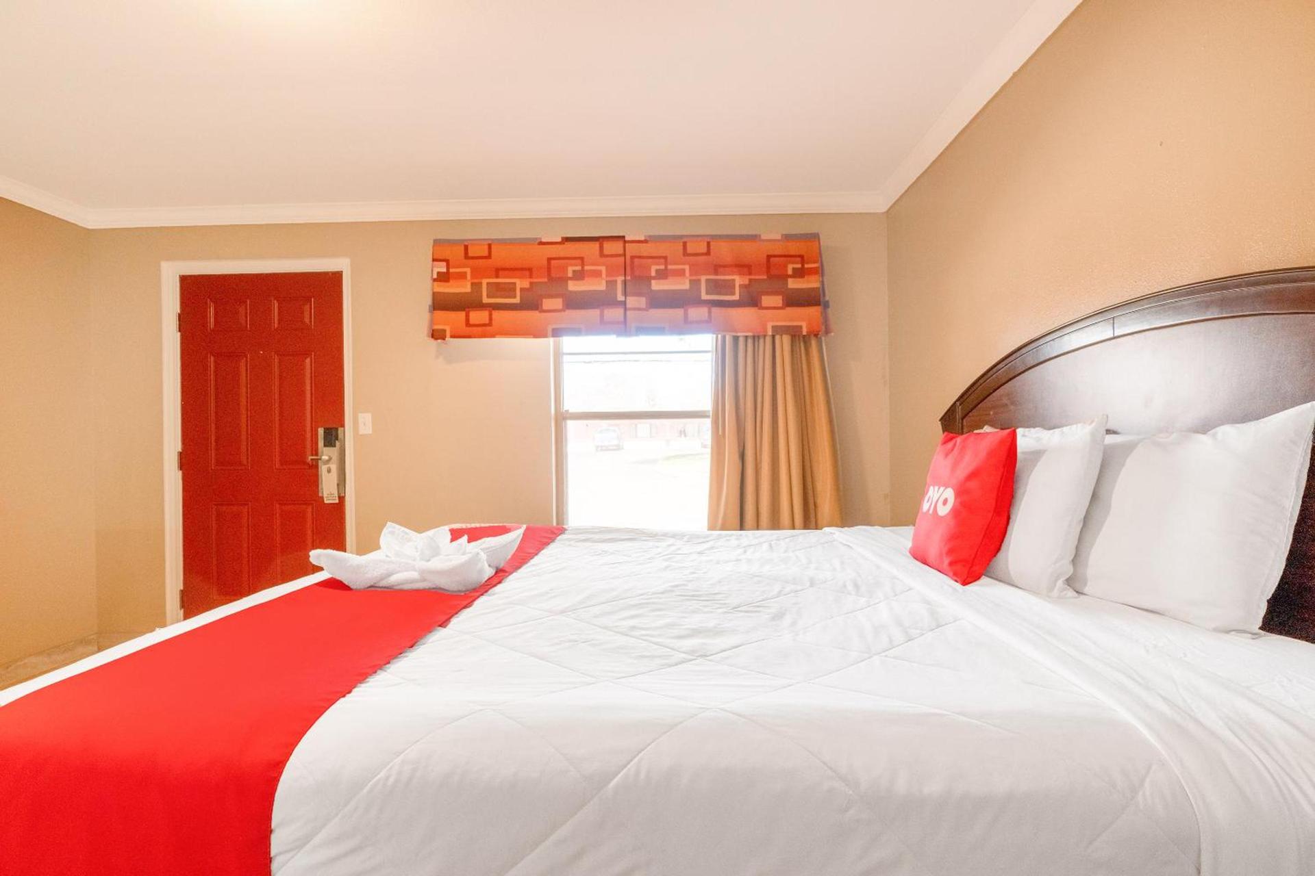 OYO Hotel Beeville -US 181 photo 84
