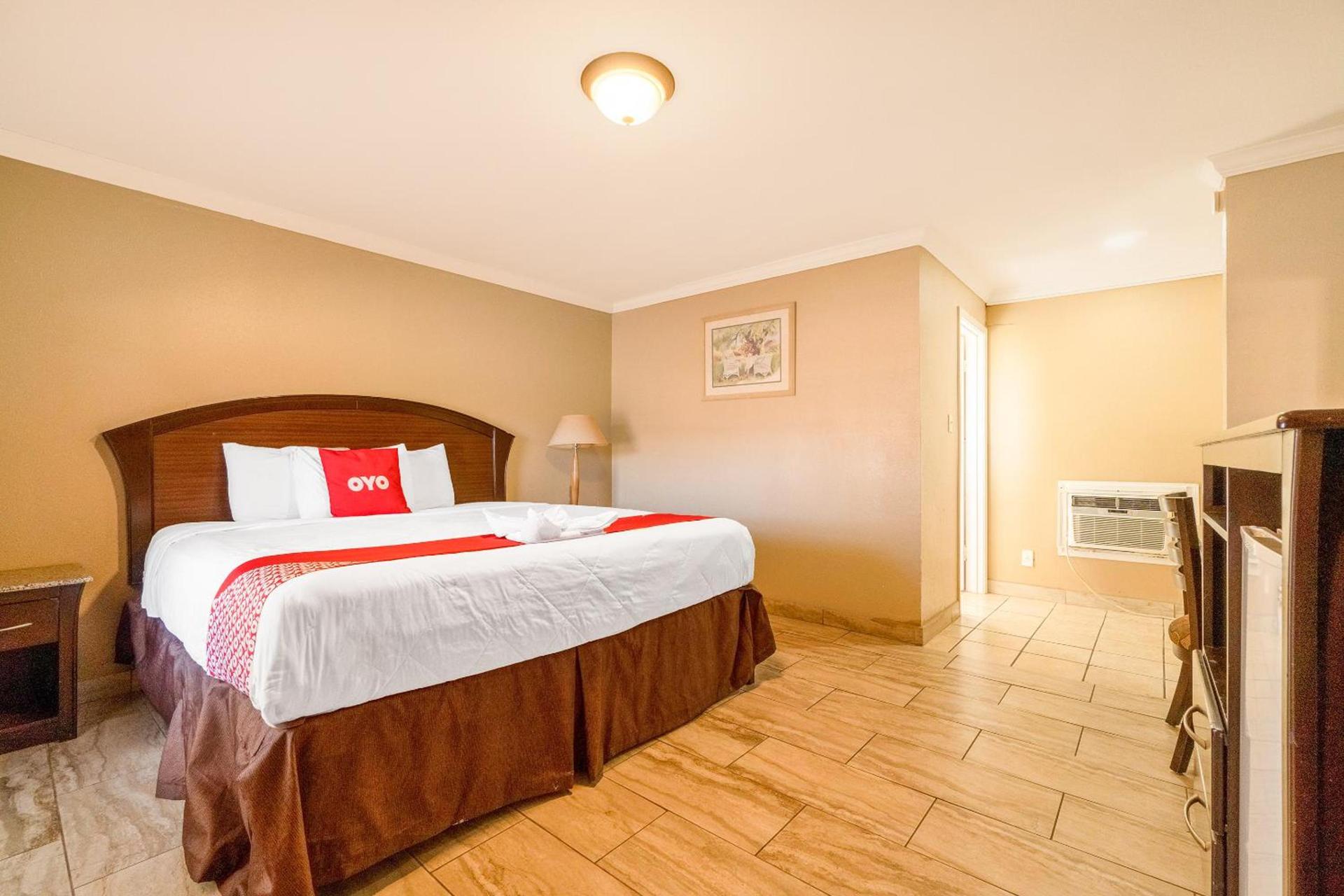 OYO Hotel Beeville -US 181 photo 91
