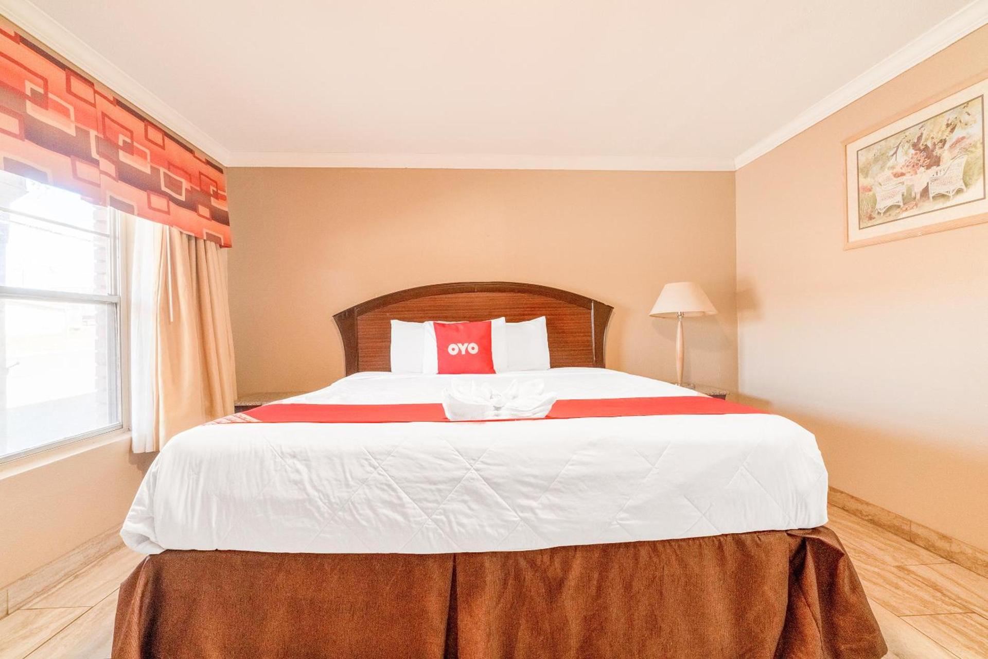 OYO Hotel Beeville -US 181 photo 90