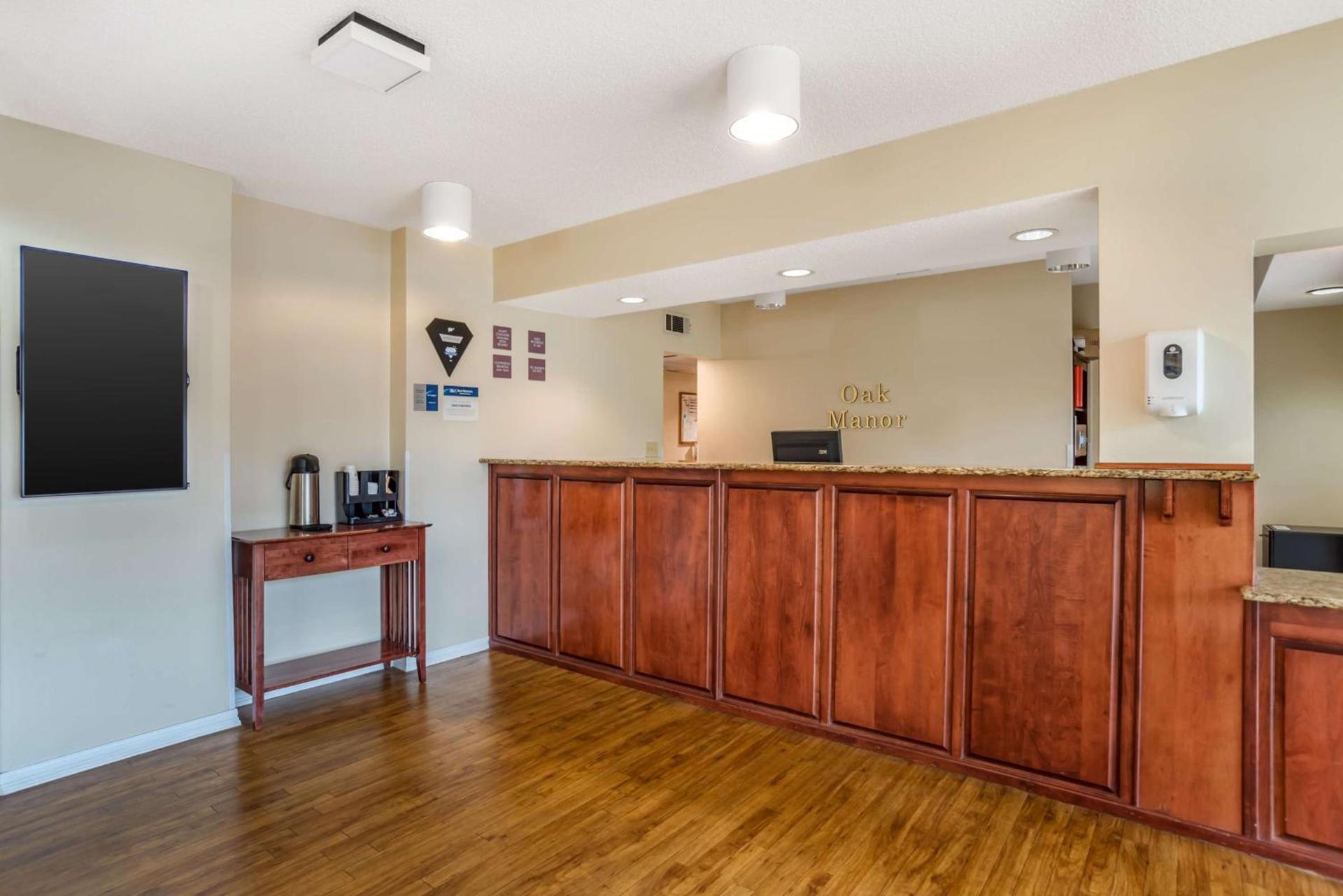 Best Western Oak Manor photo 3