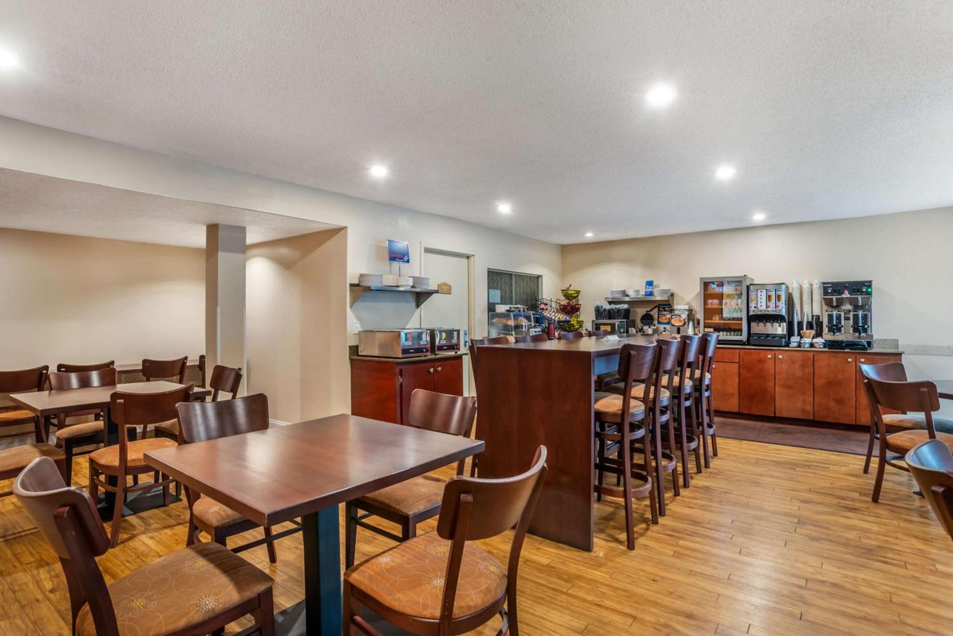 Best Western Oak Manor photo 8