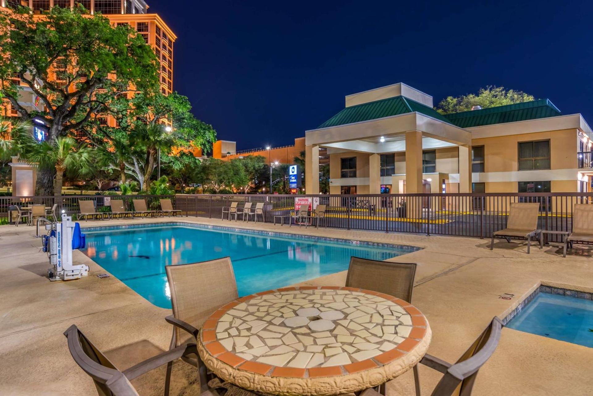 Best Western Oak Manor photo 26