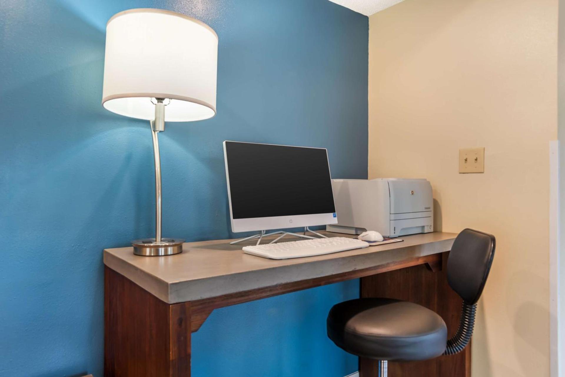 Best Western Oak Manor photo 23