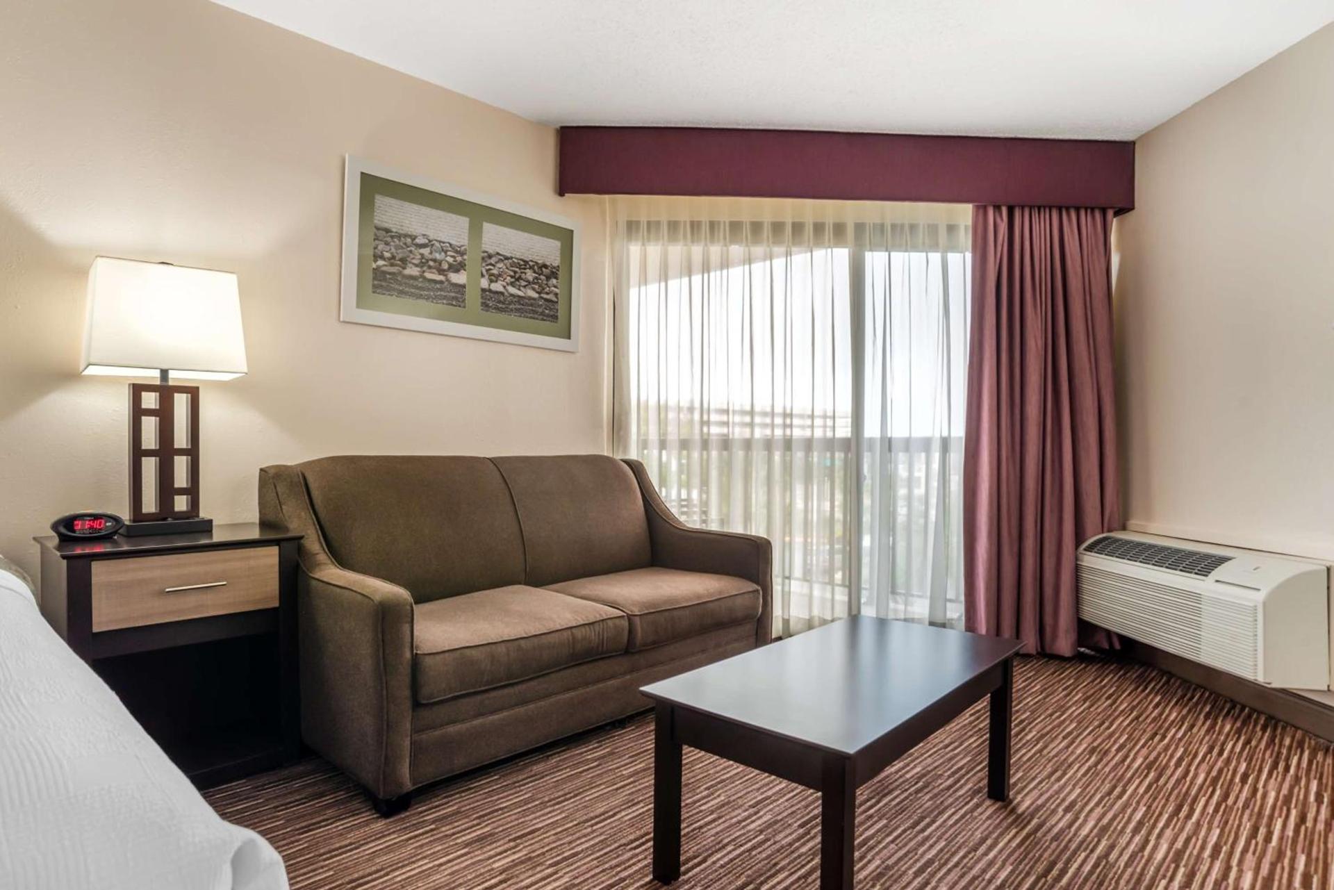 Best Western Oak Manor photo 11