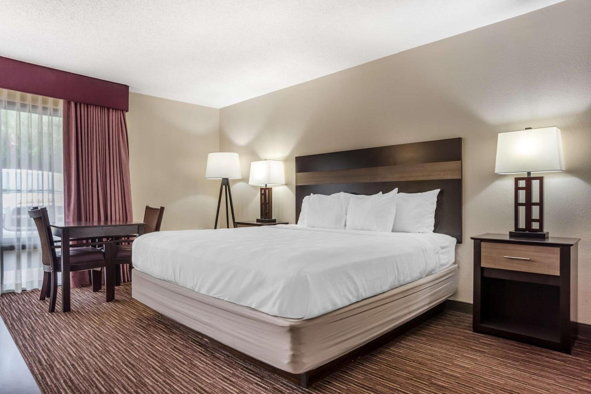 Best Western Oak Manor photo 17