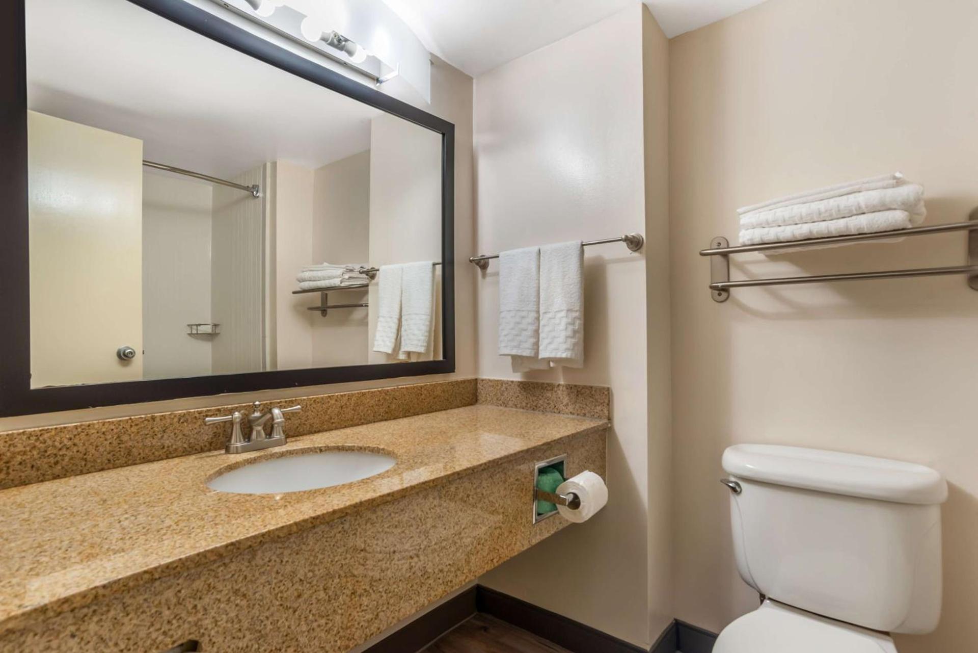 Best Western Oak Manor photo 21