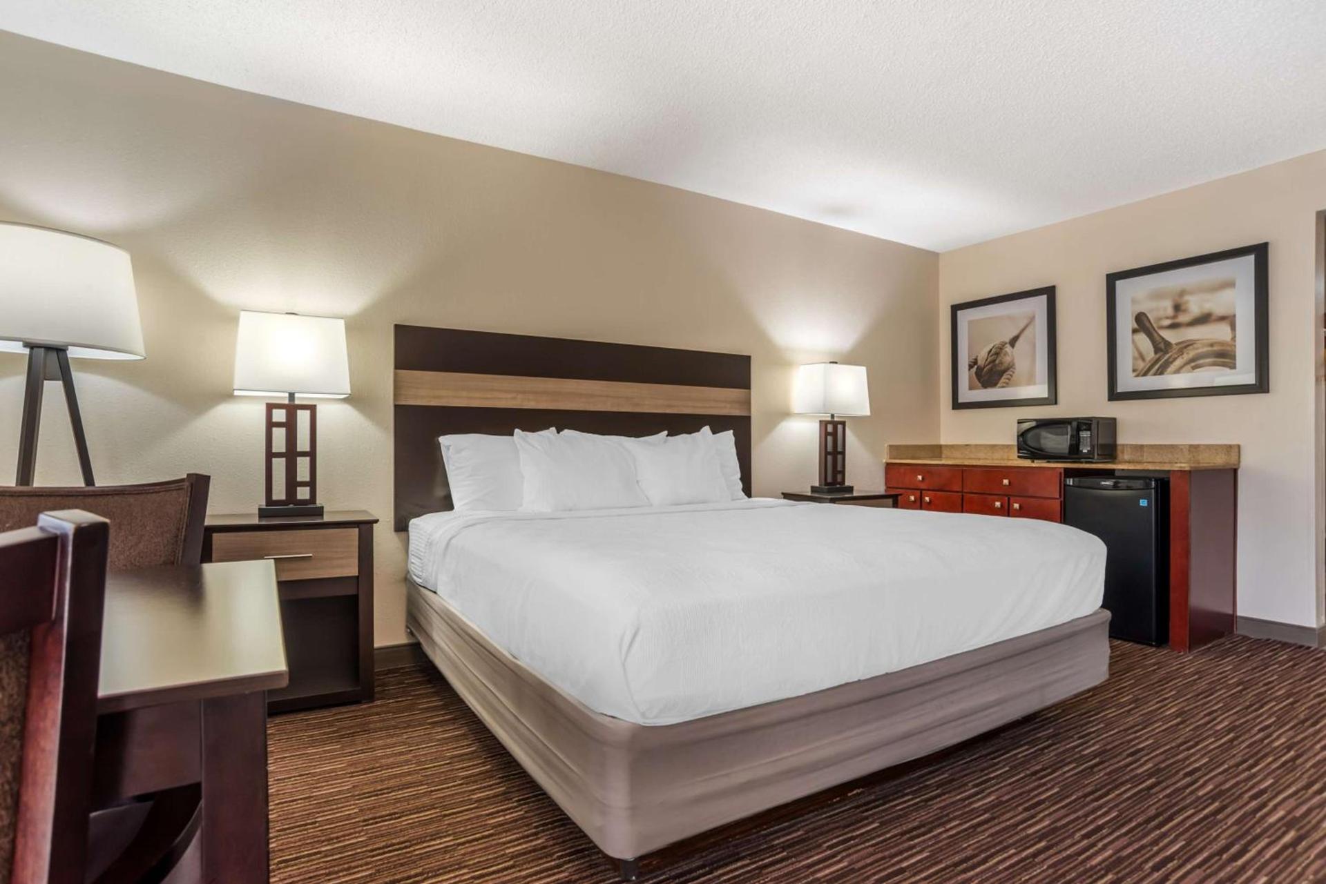Best Western Oak Manor photo 16