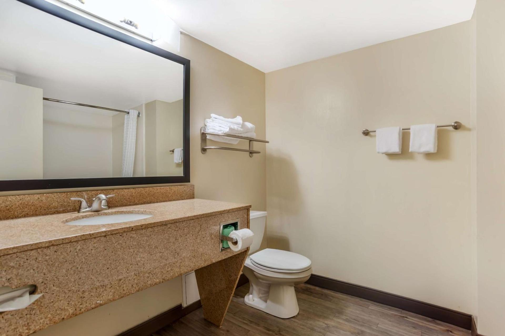 Best Western Oak Manor photo 22