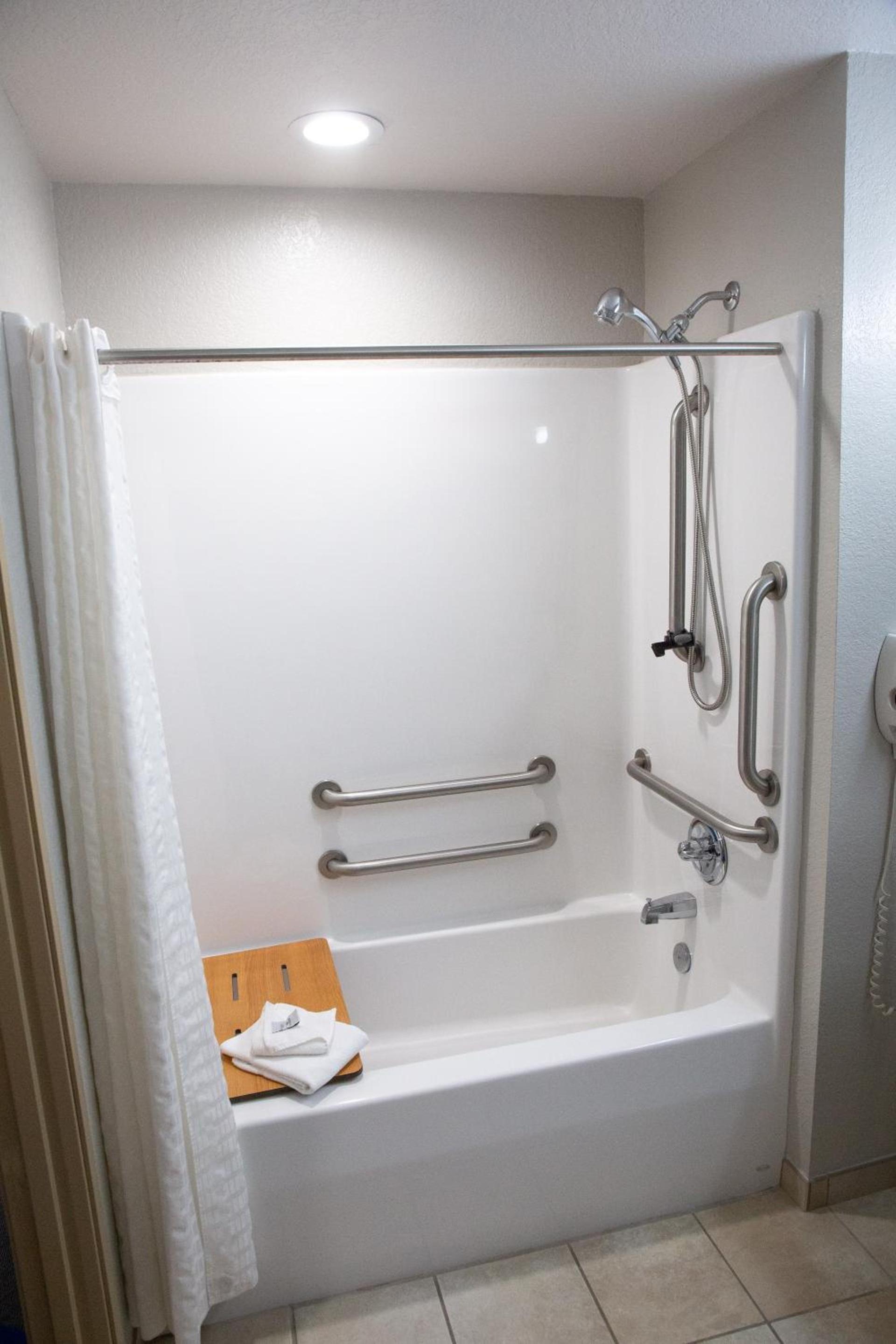 Microtel Inn & Suites by Wyndham Searcy photo 11
