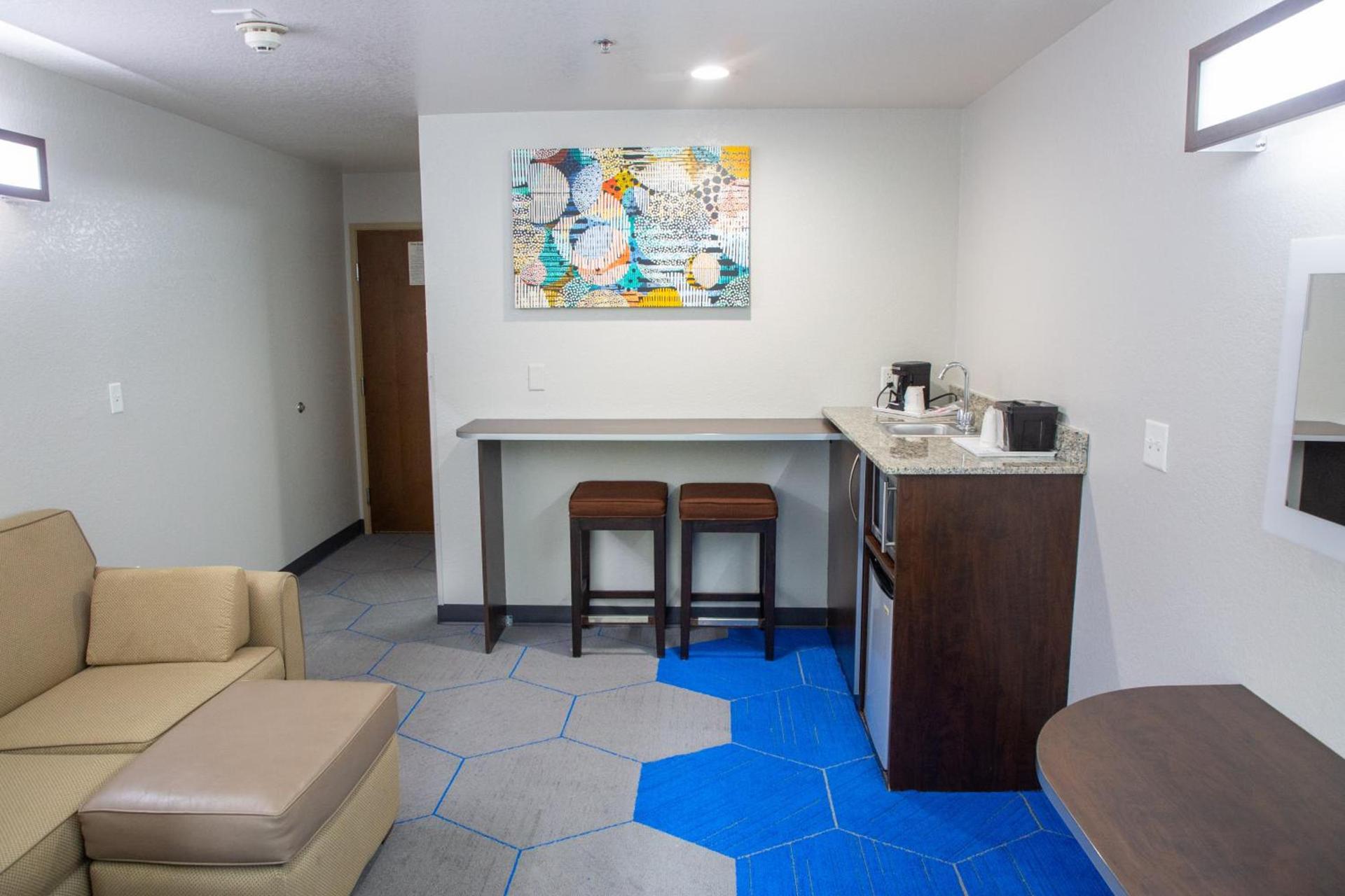 Microtel Inn & Suites by Wyndham Searcy photo 17