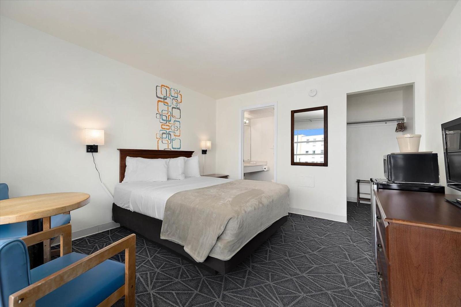 Eden Roc Motel photo 25