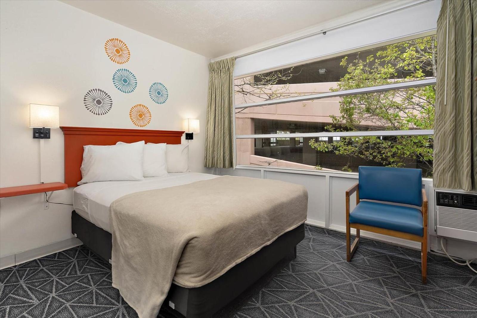 Eden Roc Motel photo 34