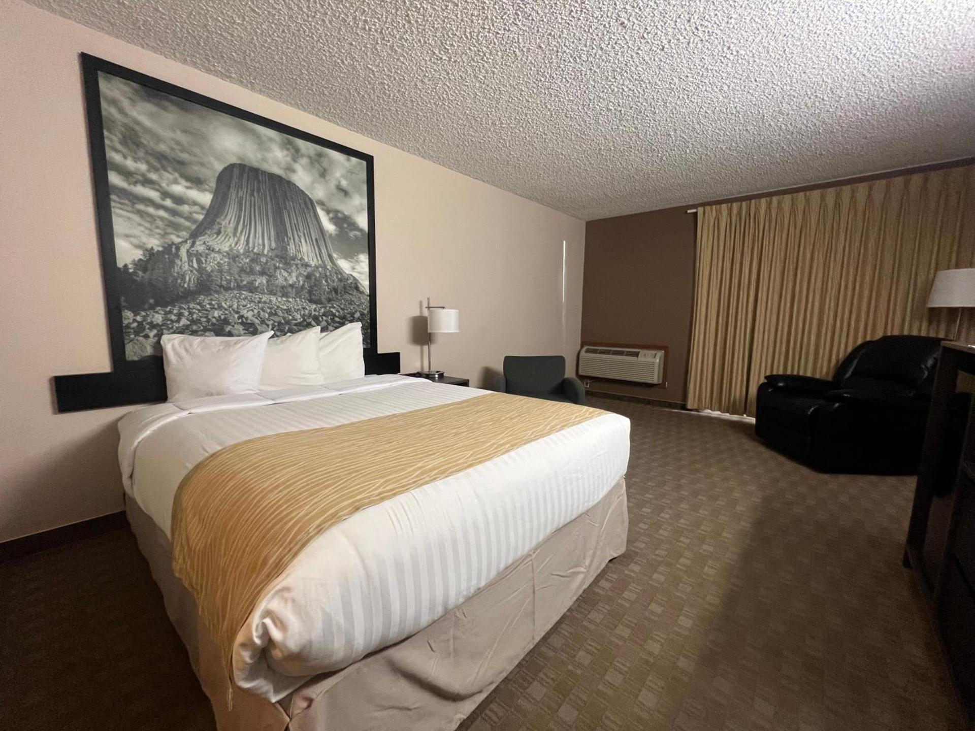 Super 8 by Wyndham Sturgis photo 32