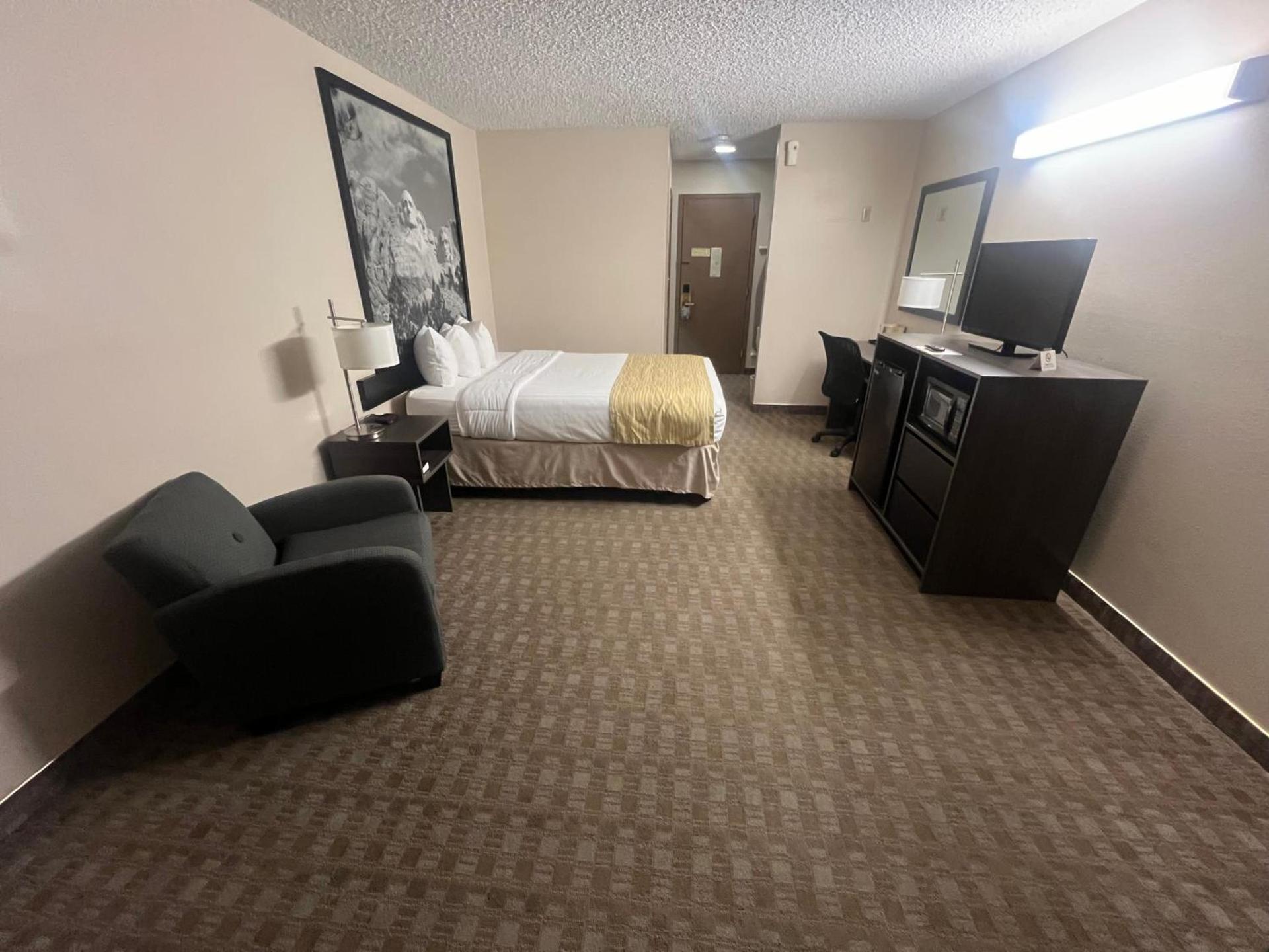 Super 8 by Wyndham Sturgis photo 33