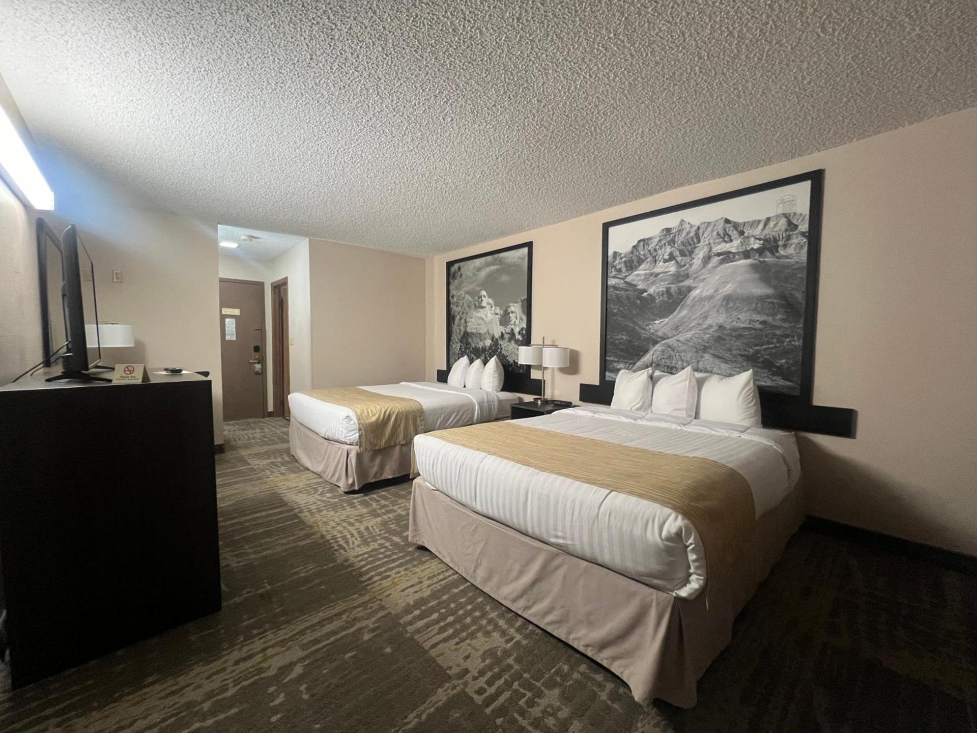 Super 8 by Wyndham Sturgis photo 26