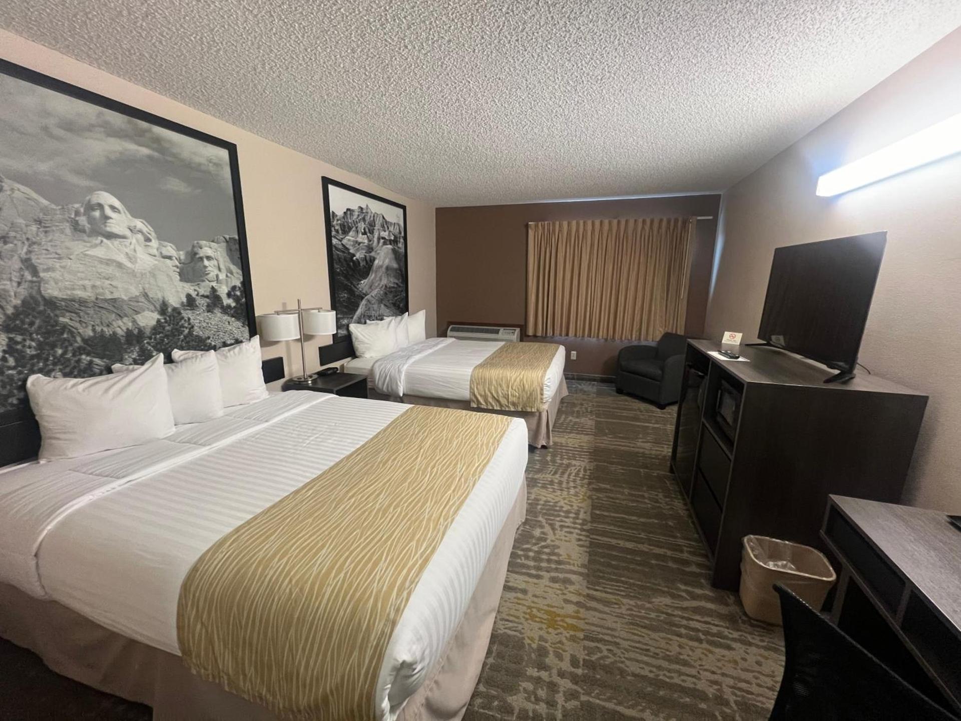 Super 8 by Wyndham Sturgis photo 27