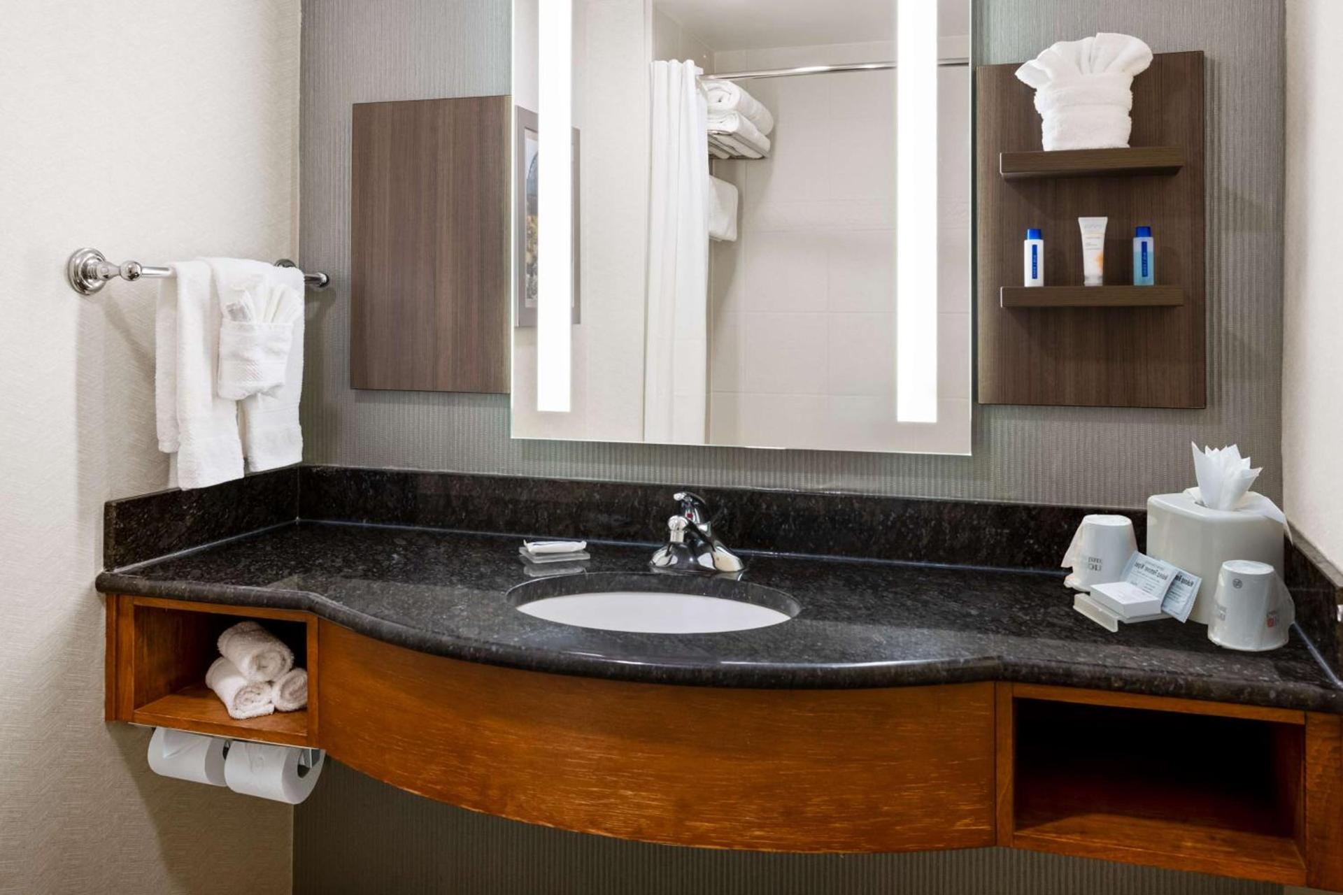 Hilton Garden Inn Milford photo 13