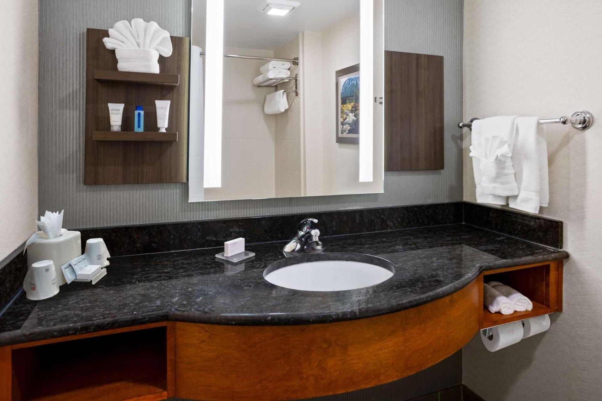 Hilton Garden Inn Milford photo 25