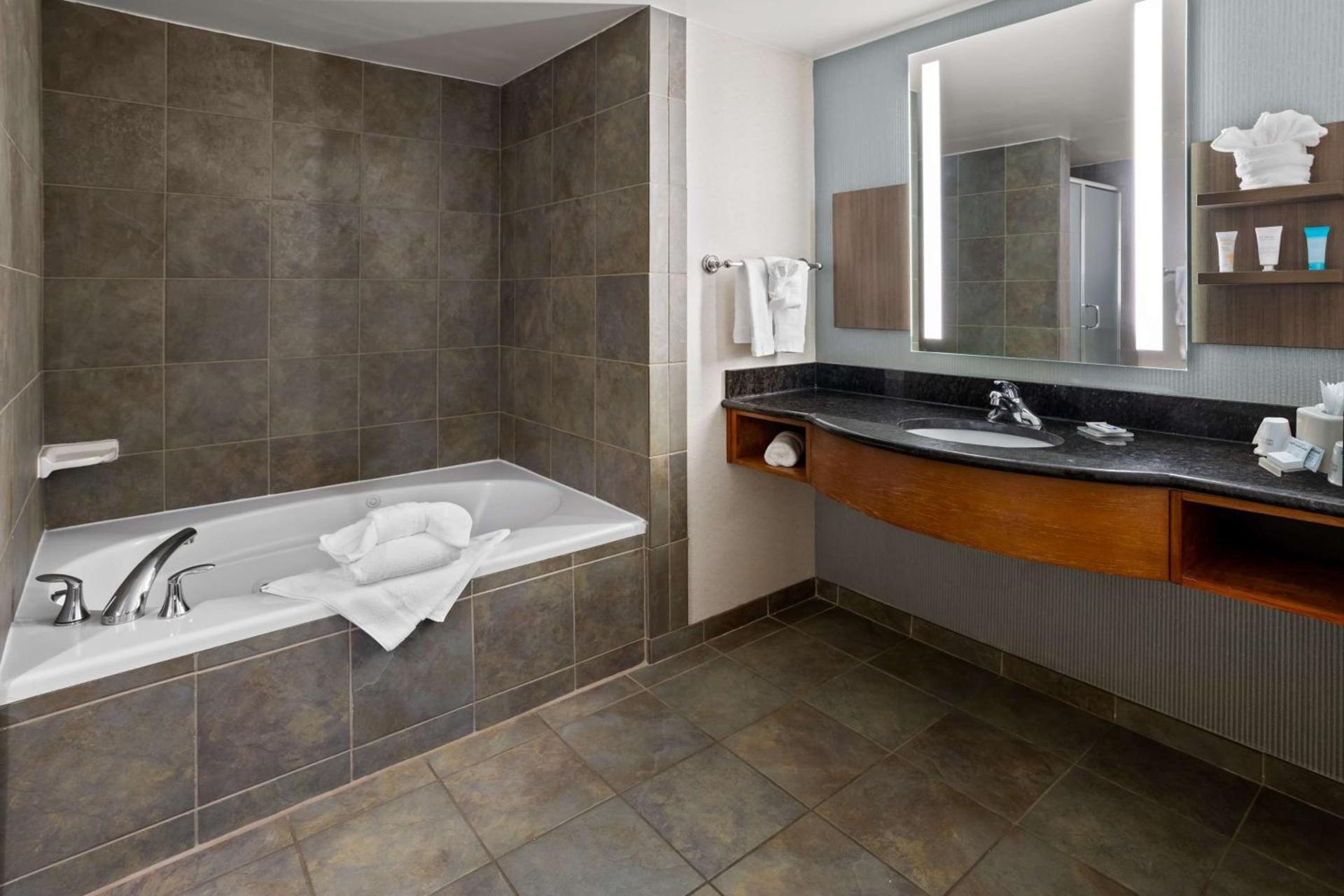 Hilton Garden Inn Milford photo 28