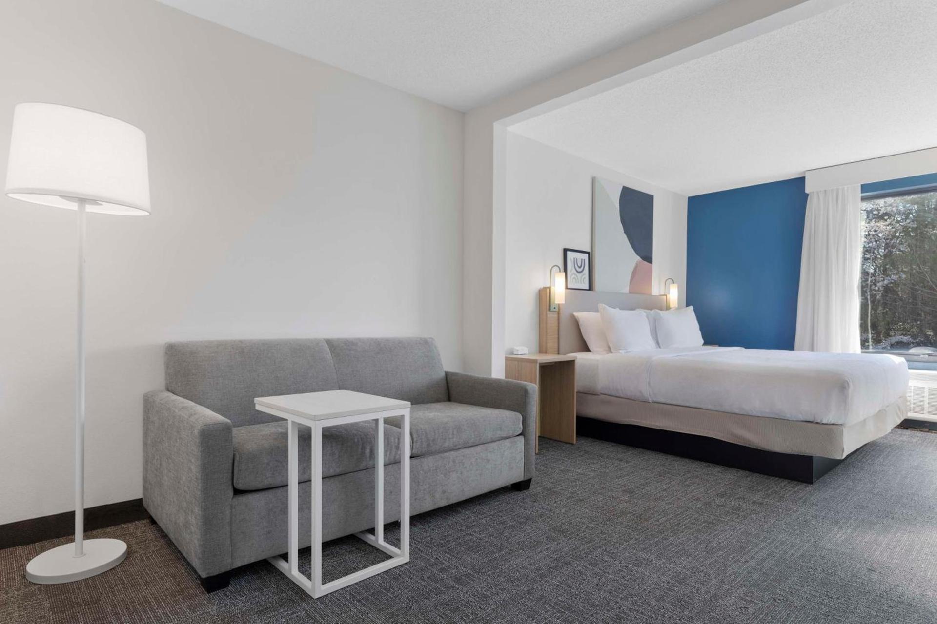 Spark By Hilton Greensboro photo 17