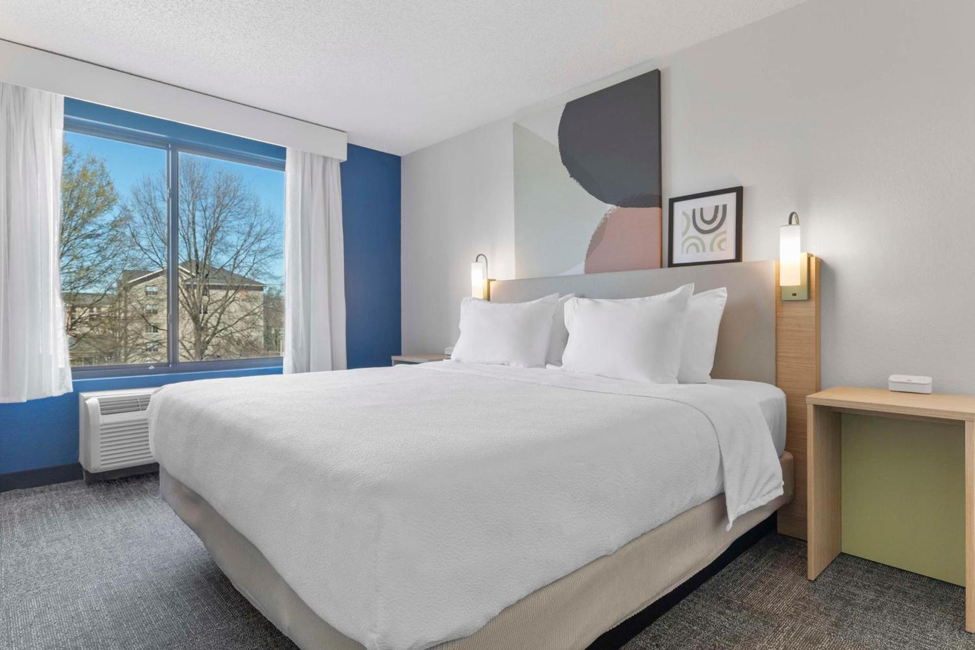 Spark By Hilton Greensboro photo 25