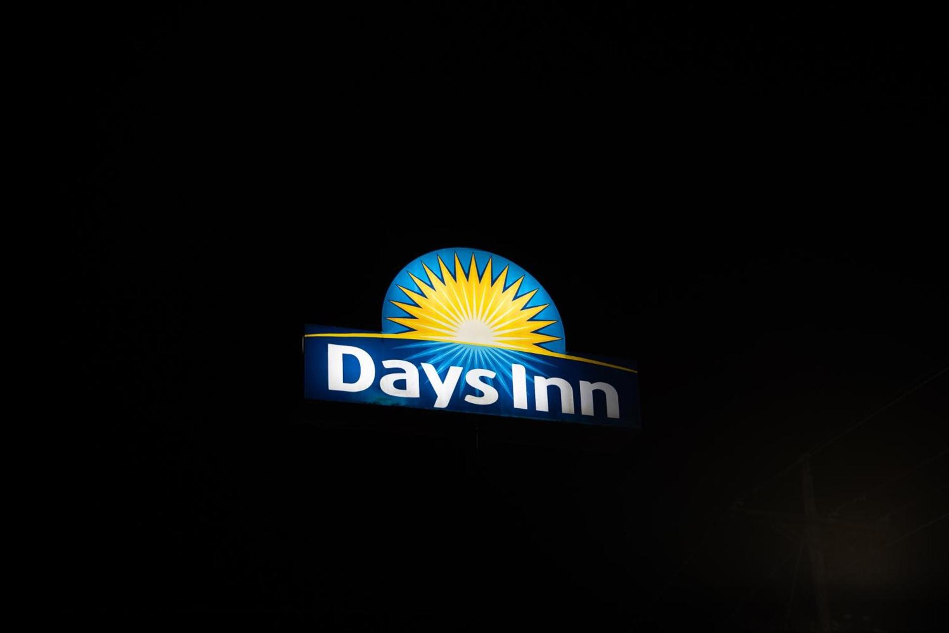 Days Inn by Wyndham Troy photo 13