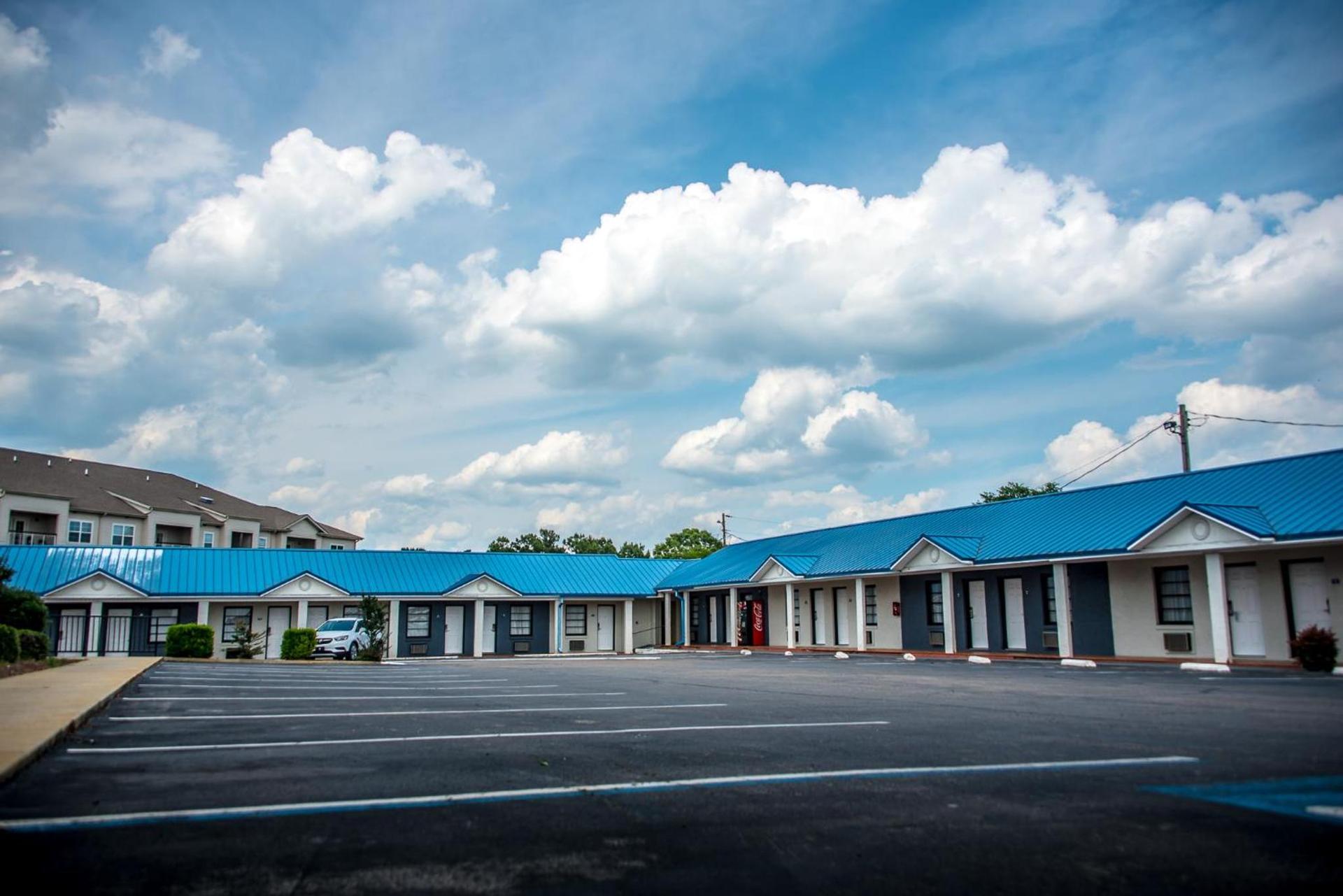 Days Inn by Wyndham Troy photo 9
