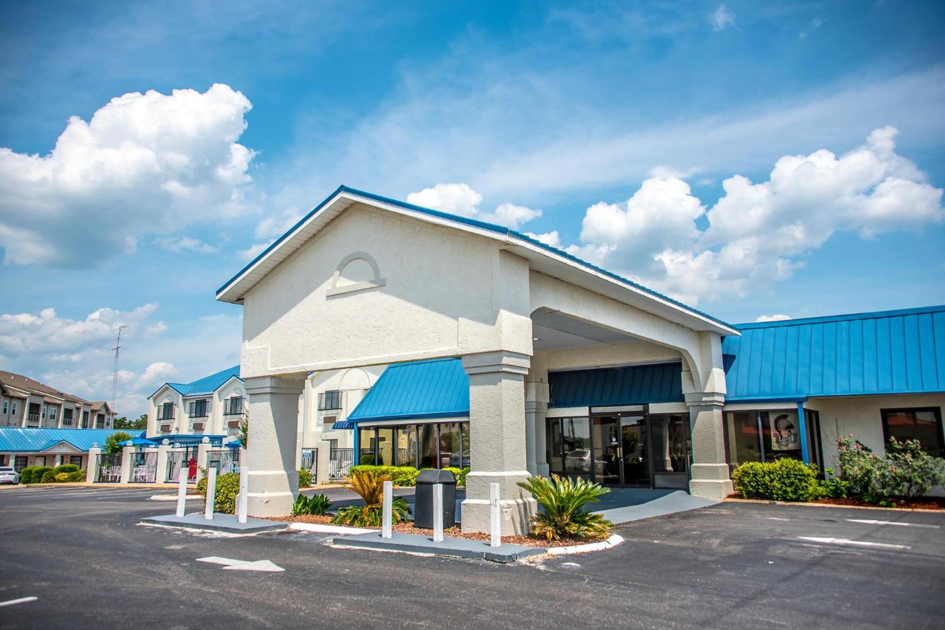 Days Inn by Wyndham Troy — hotel in Troy