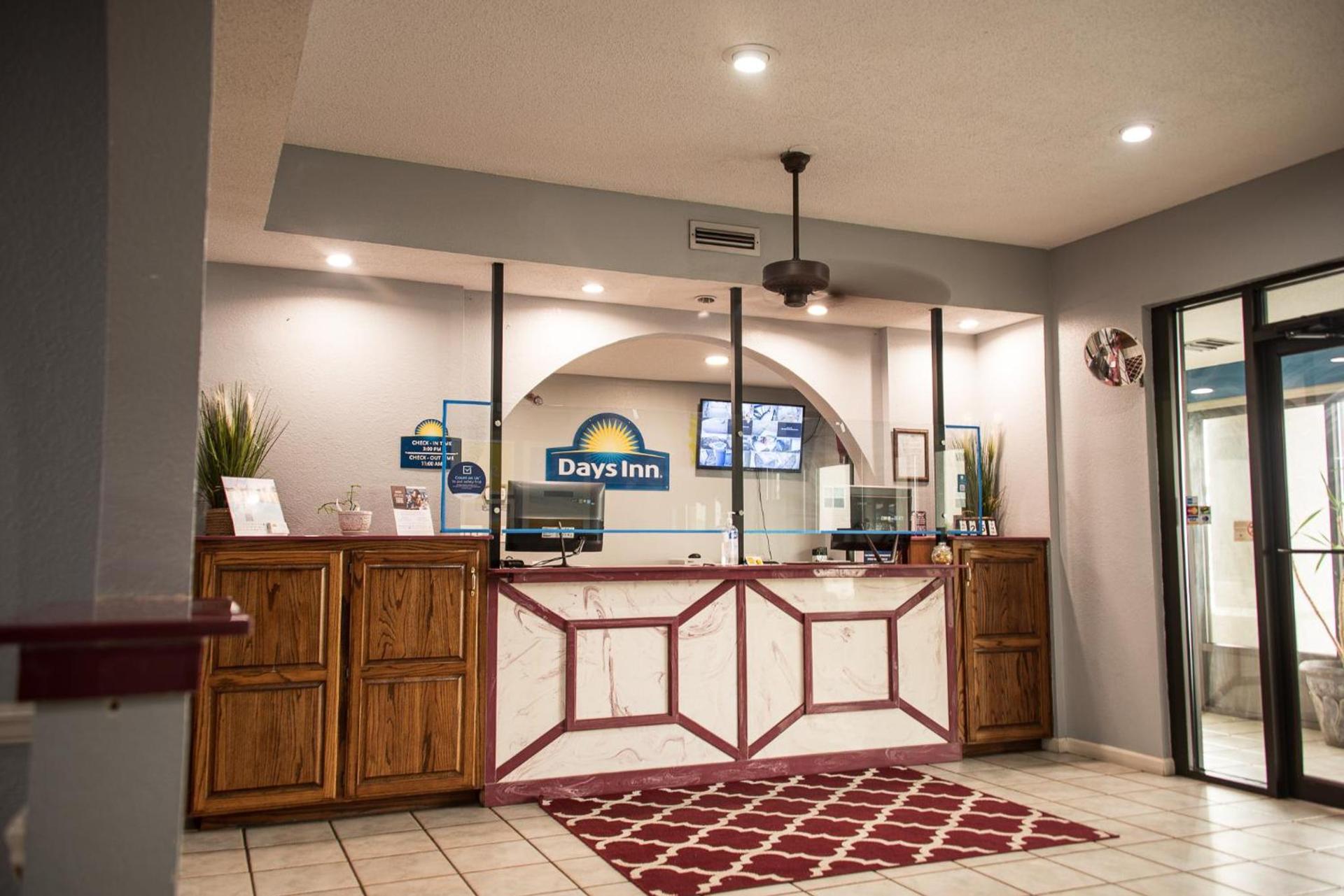 Days Inn by Wyndham Troy photo 14