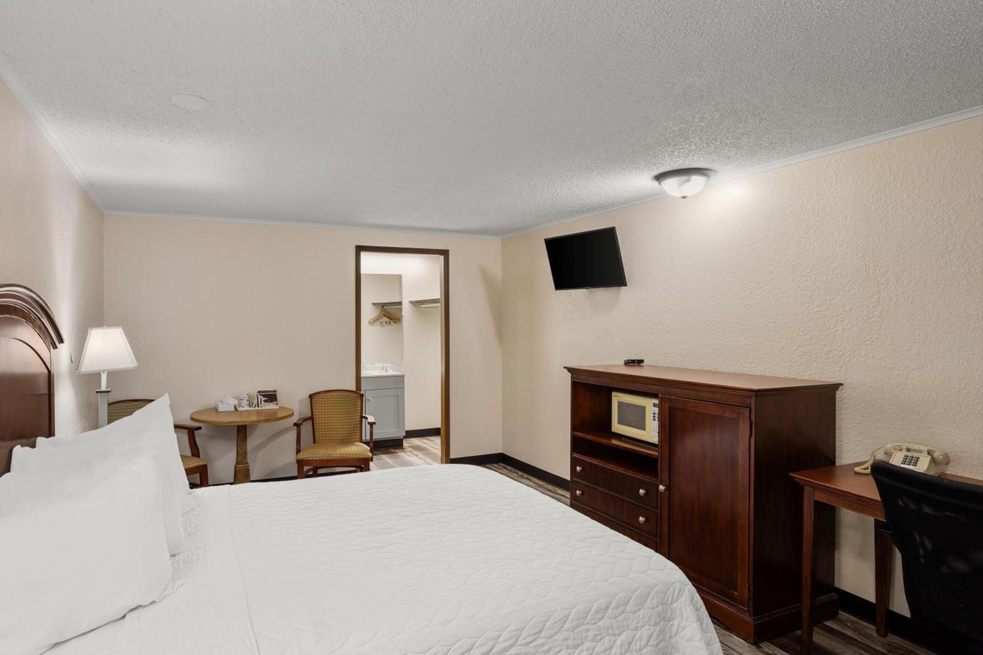 Knights Inn Ashland photo 23