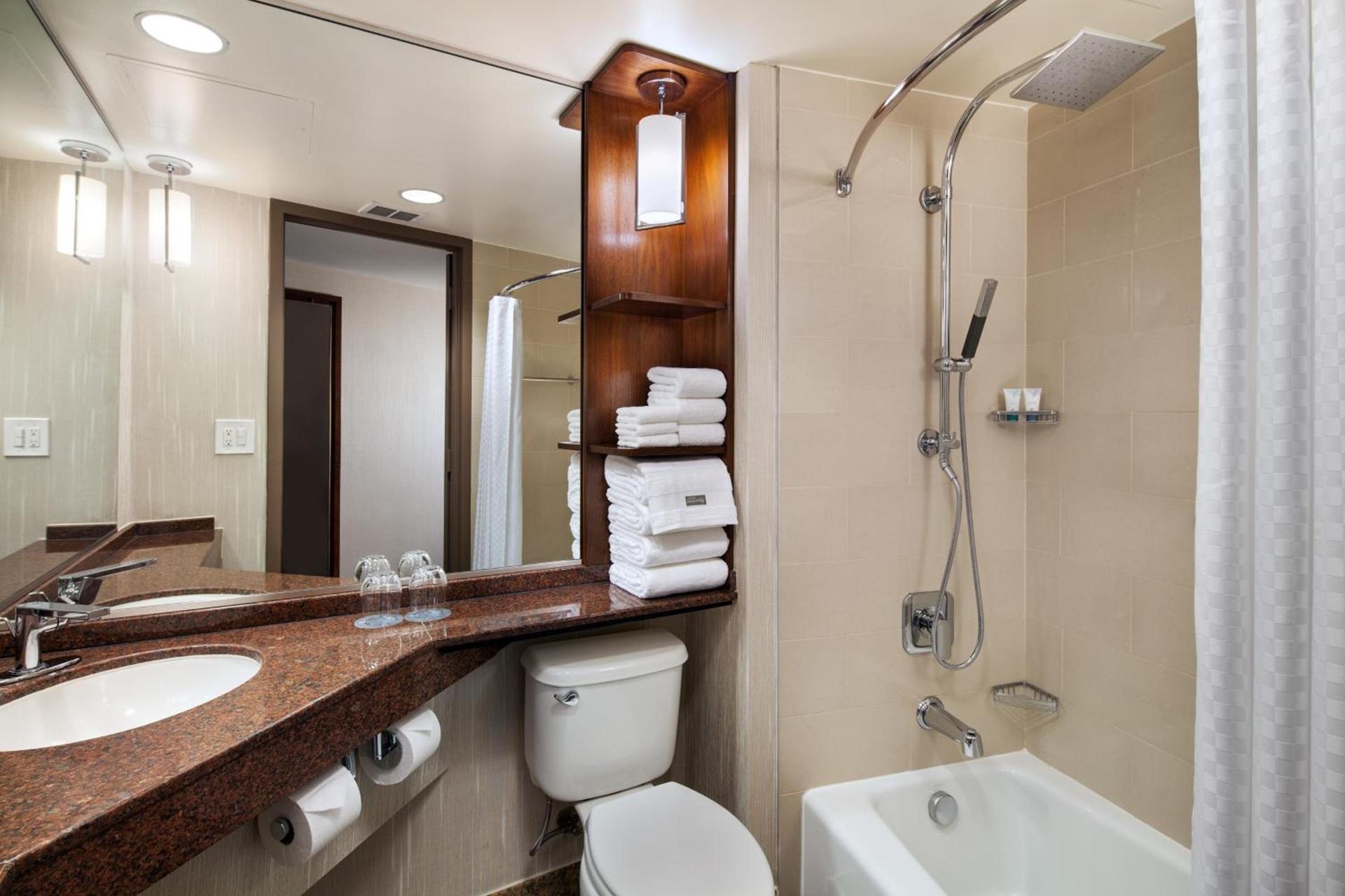 The Westin Bonaventure Hotel & Suites, Los Angeles photo 53