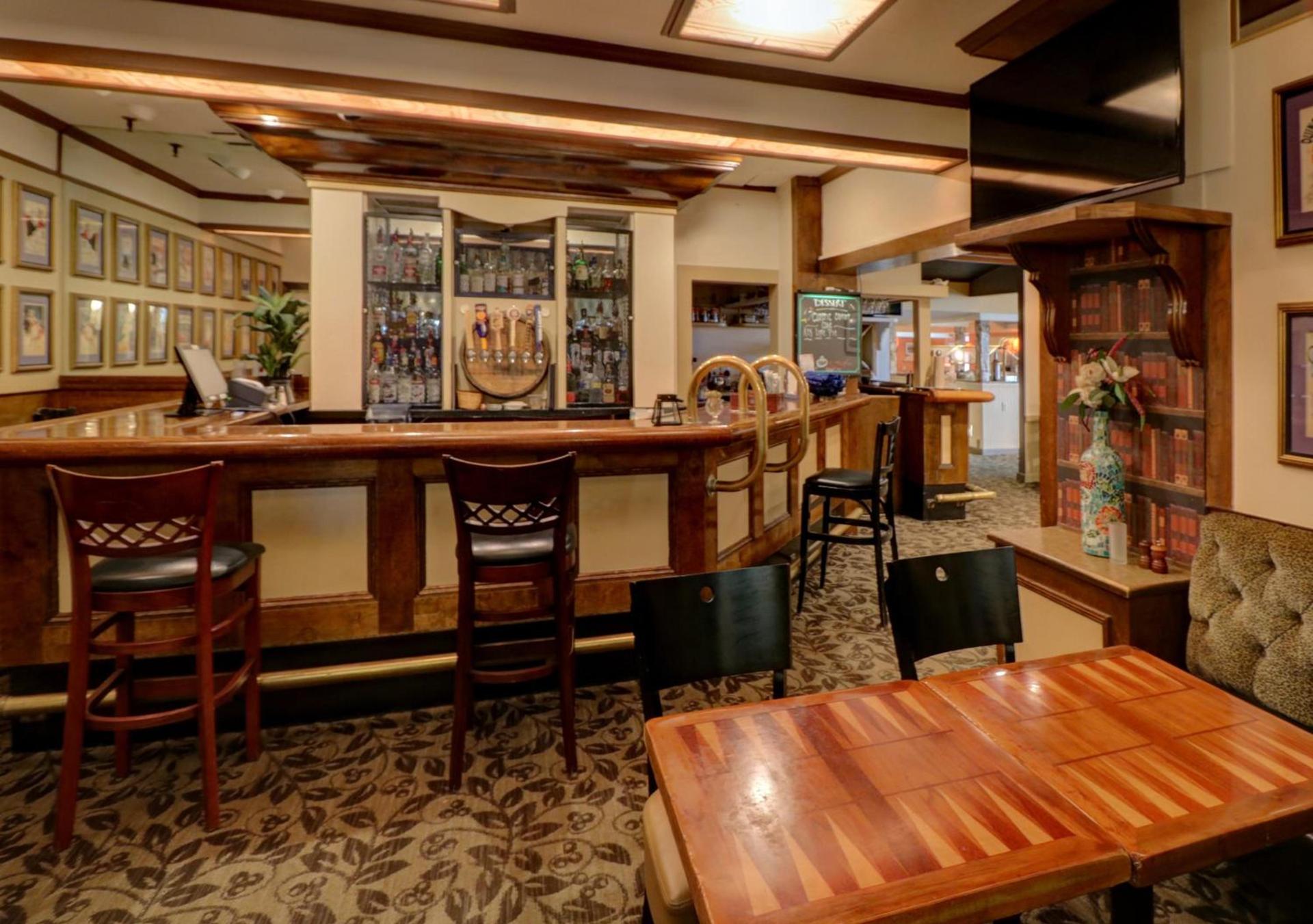 Senator Inn & Spa photo 9