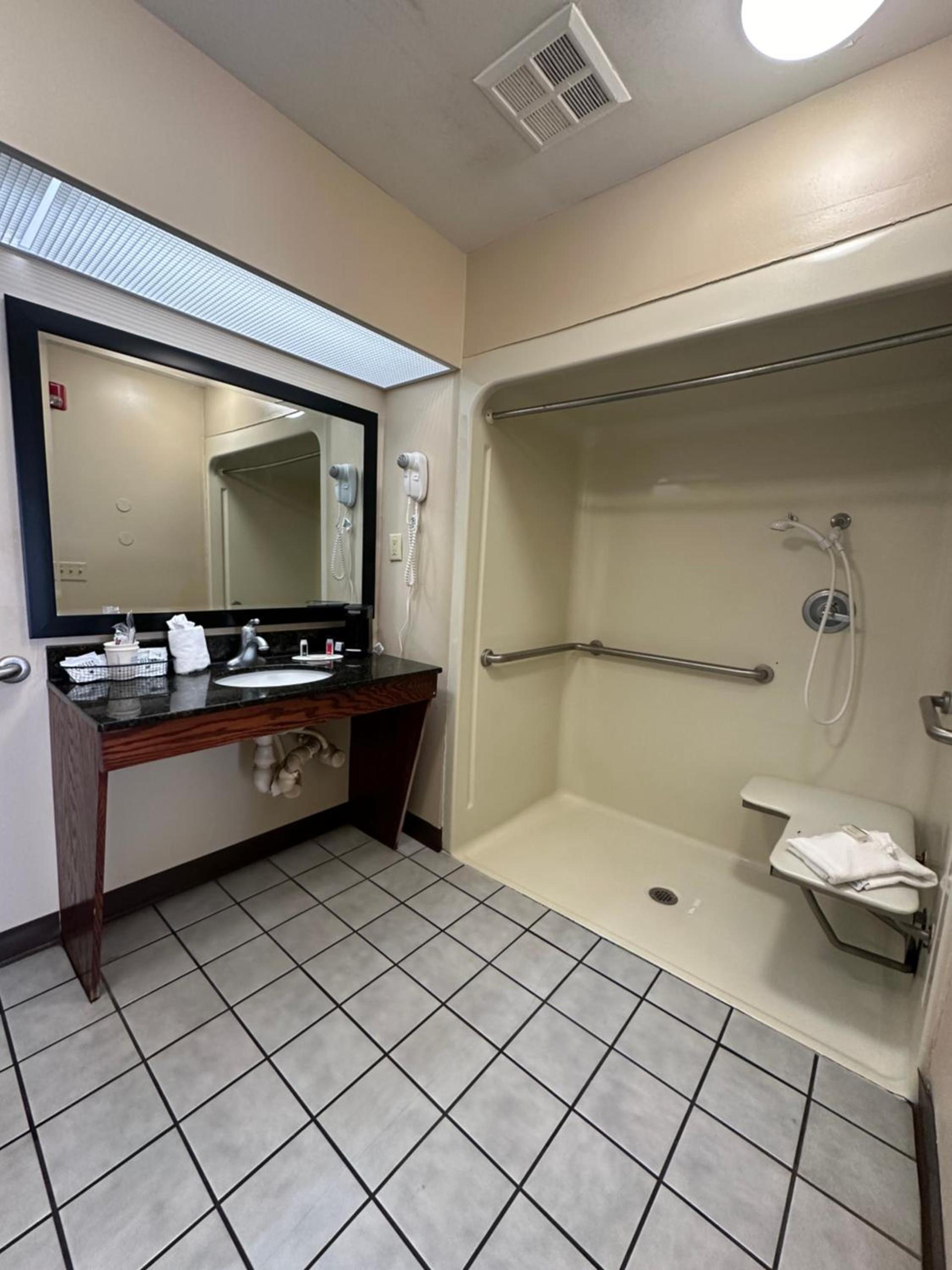 Baymont by Wyndham Thomasville photo 55